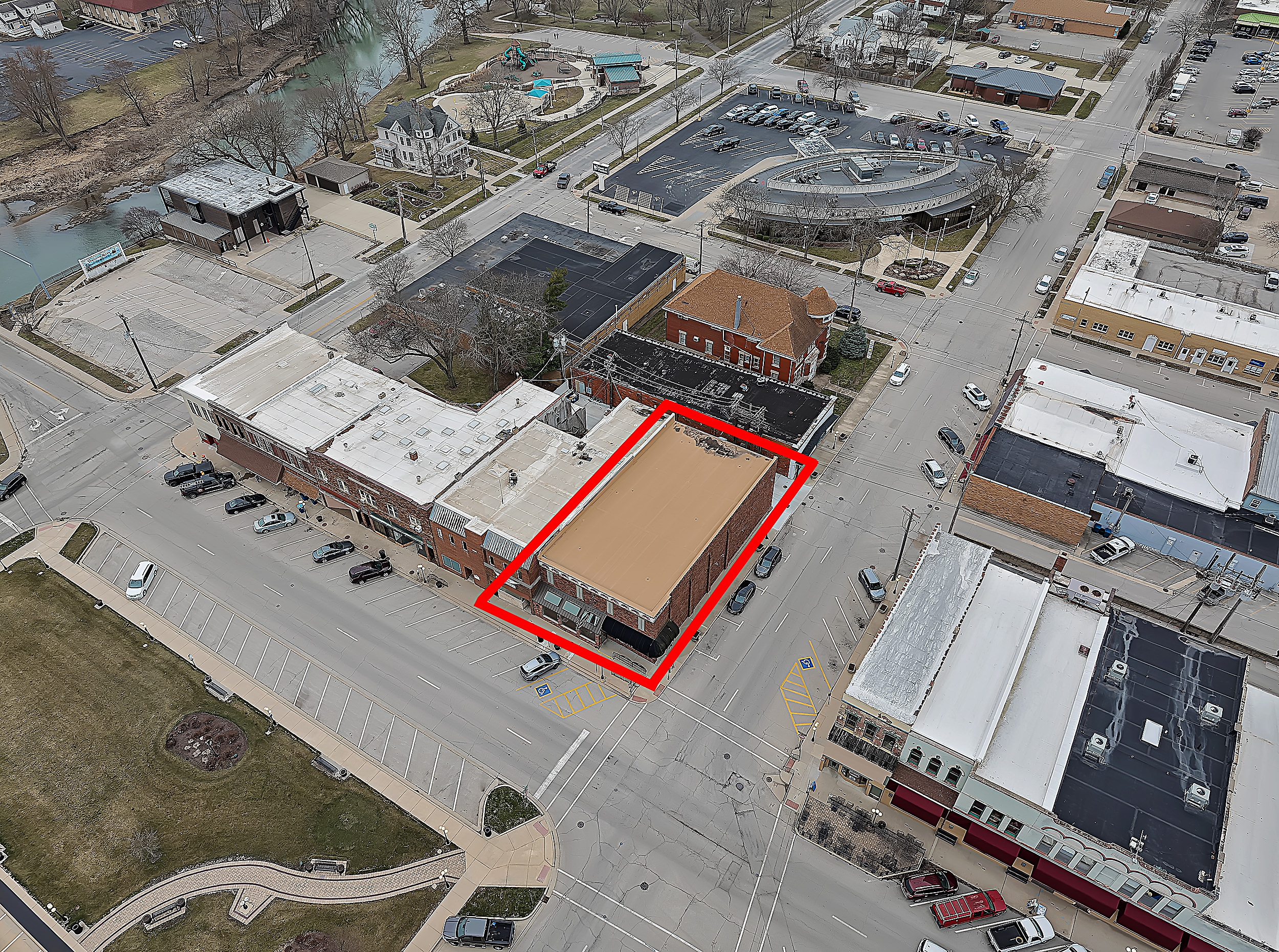 123 N. Mill Street - Turnkey Restaurant, 123 North Mill Street, Pontiac, IL 61764