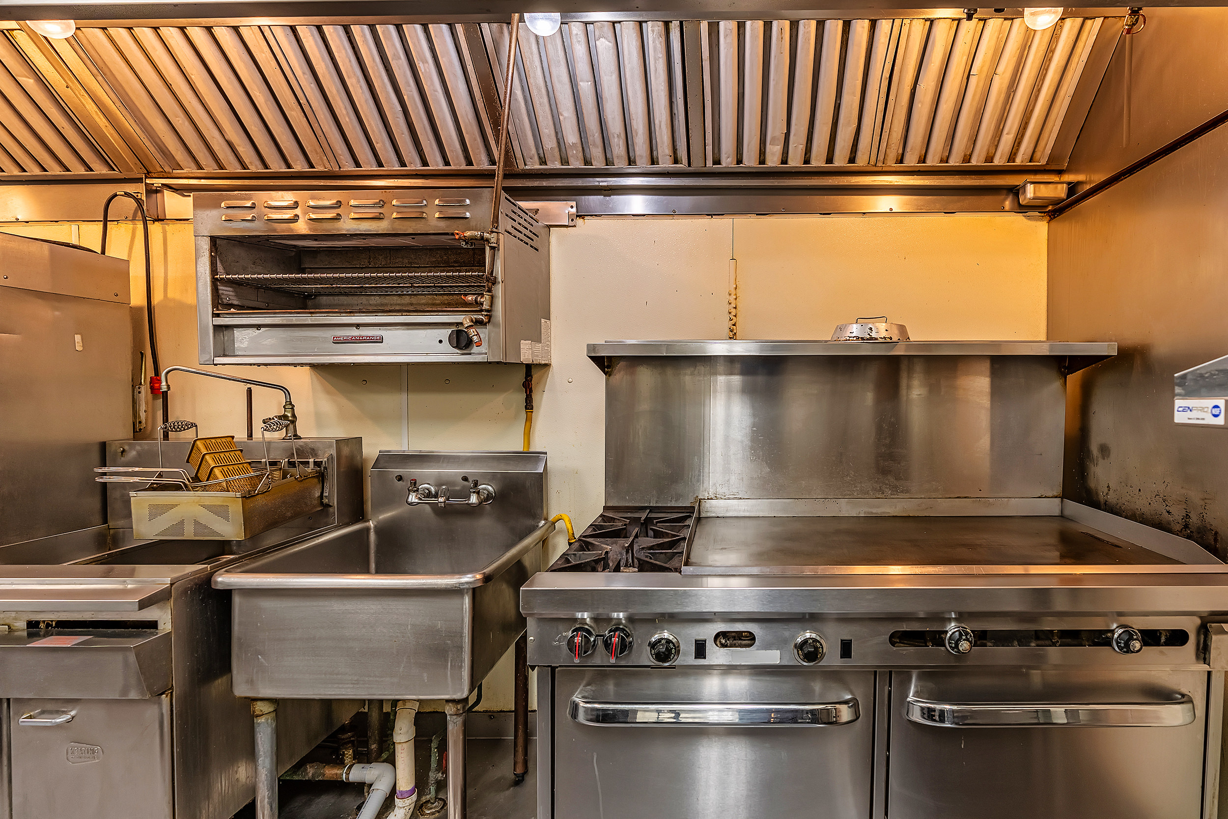 123 N. Mill Street - Turnkey Restaurant, 123 North Mill Street, Pontiac, IL 61764