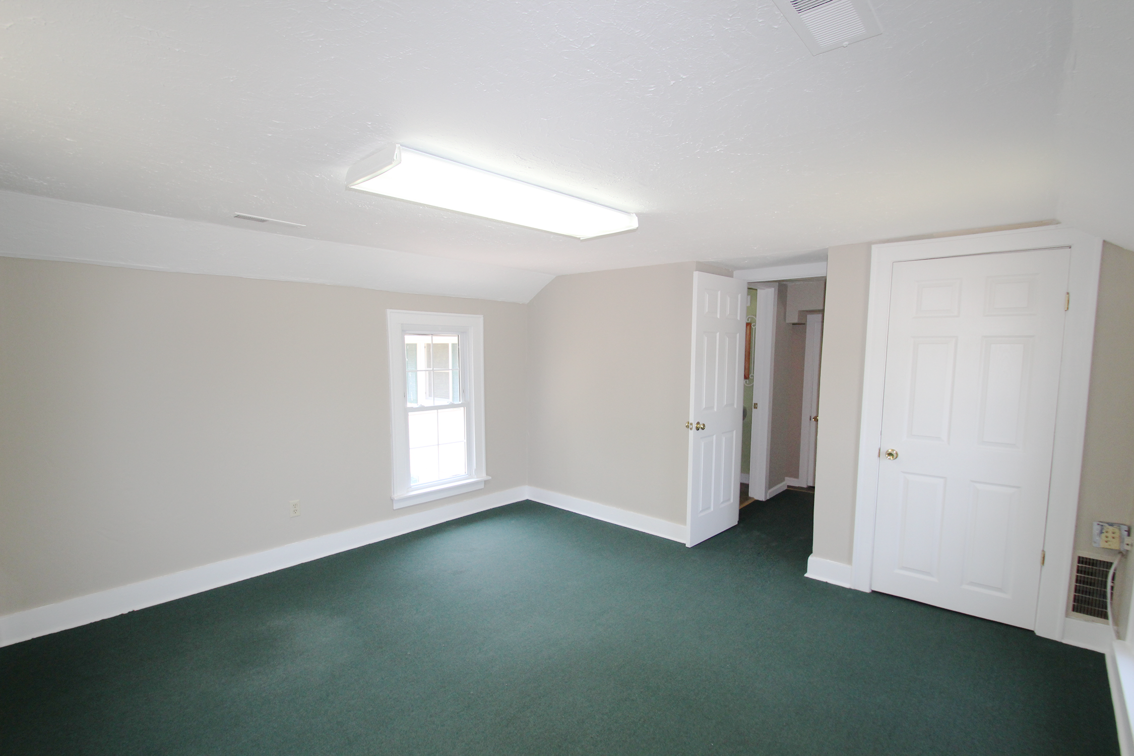 758 Medina Road, Medina, OH 44256