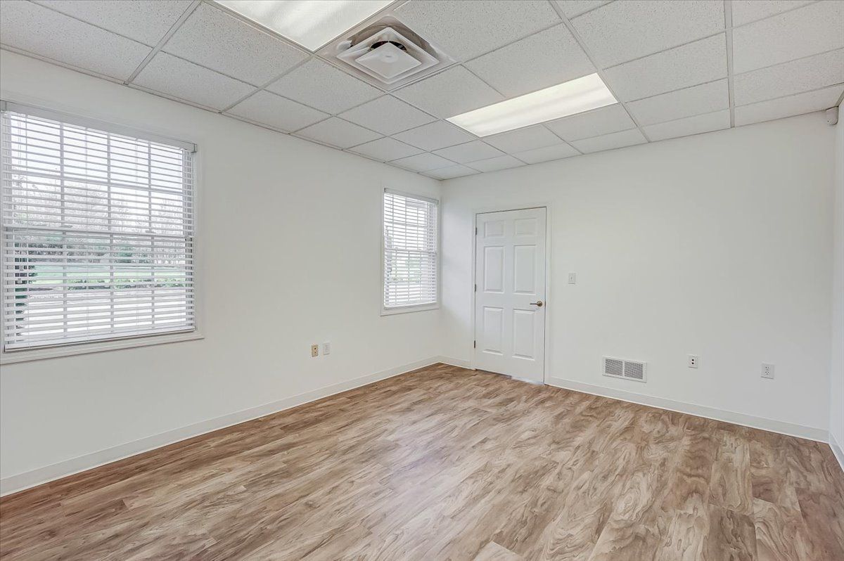 6001 Claymont Village Dr, Ste 3 & 4, 6001 Claymont Village Drive, Crestwood, KY 40014