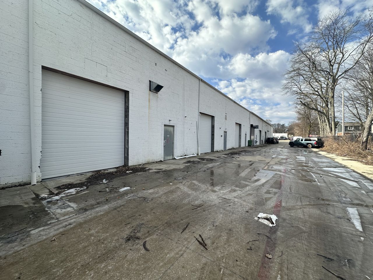 High Bay Warehouse with Overhead Door Access, 3110 Turner Road, Lansing, MI 48906