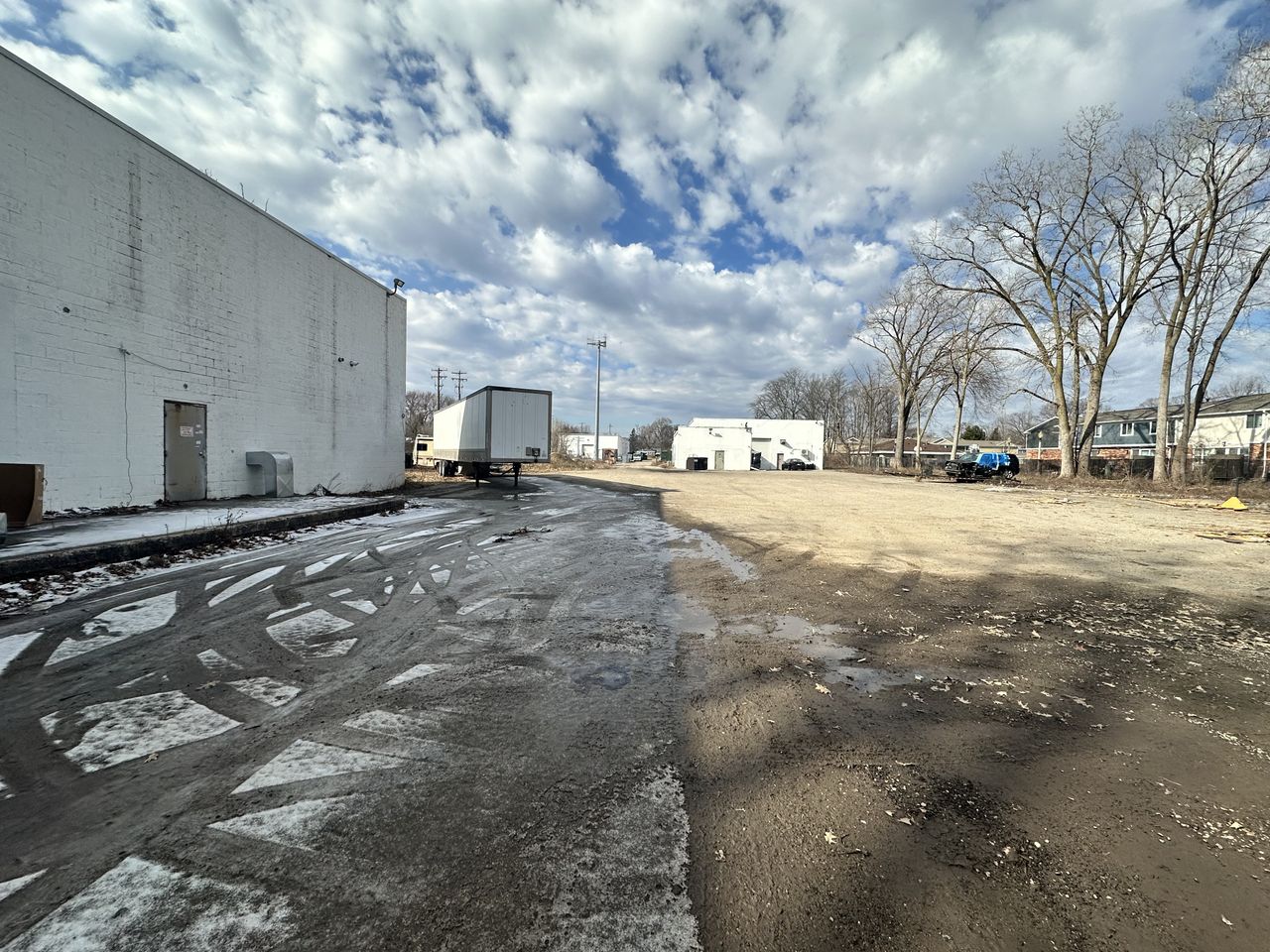 High Bay Warehouse with Overhead Door Access, 3110 Turner Road, Lansing, MI 48906