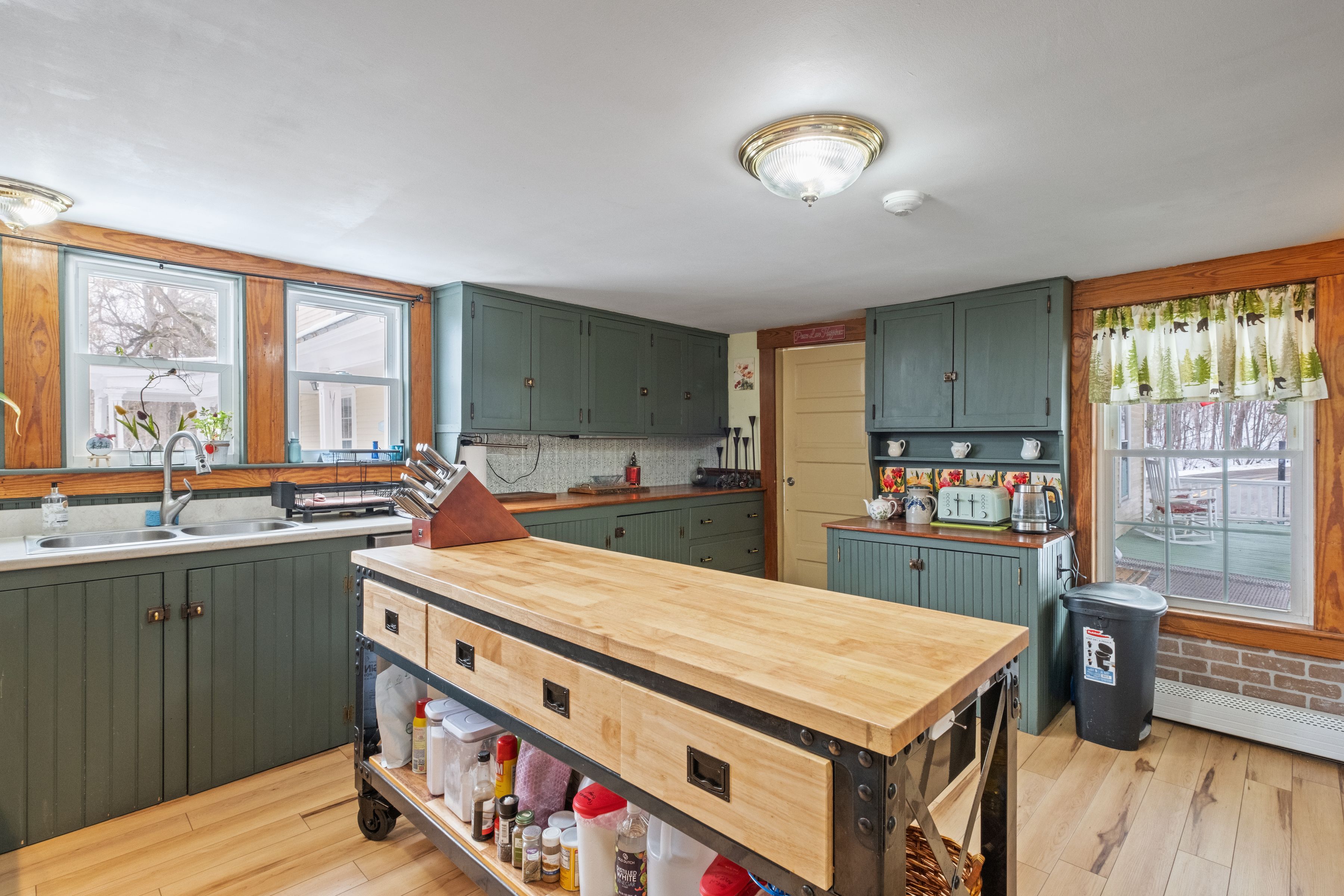 The Ballard House Inn, 53 Parade Road, Meredith, NH 03253