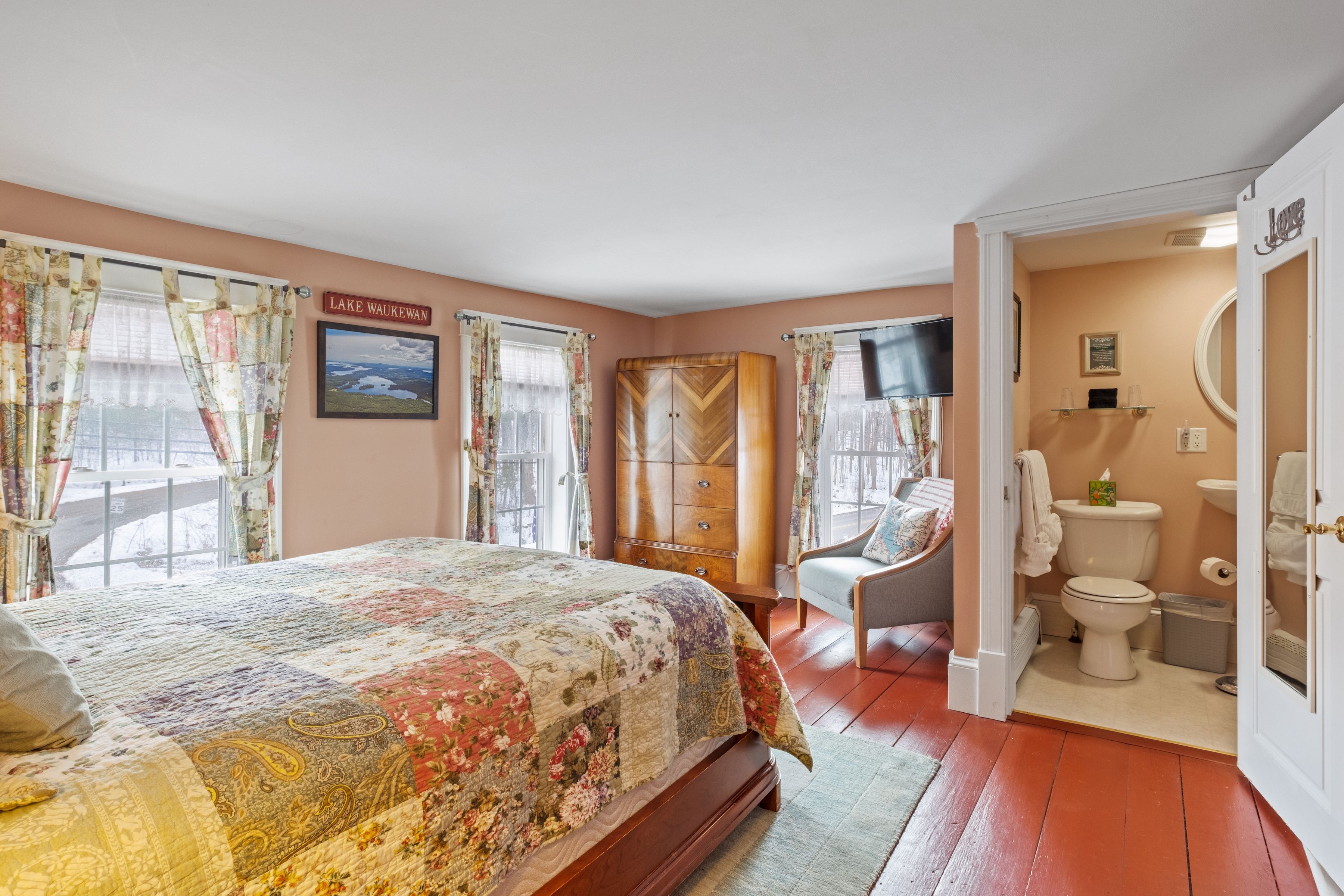 The Ballard House Inn, 53 Parade Road, Meredith, NH 03253