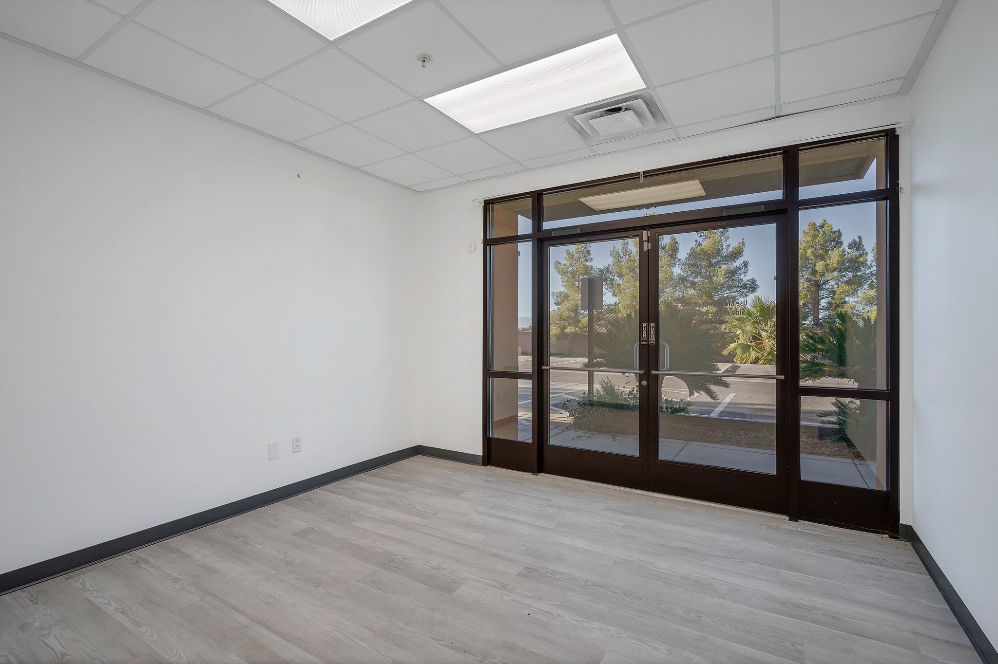 Stabilized Henderson Mixed Use For Sale, 1510 West Horizon Ridge Parkway, Henderson, NV 89012