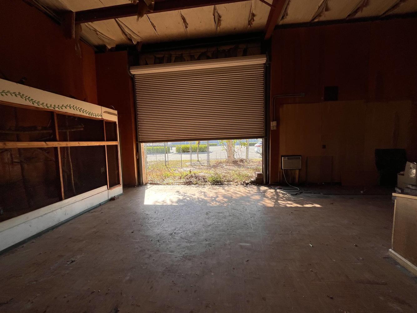 1/2 acre Fenced acreage w/ Bldg/Warehouse, 2719 N. Tamiami Trail, North Fort Myers, FL 33903