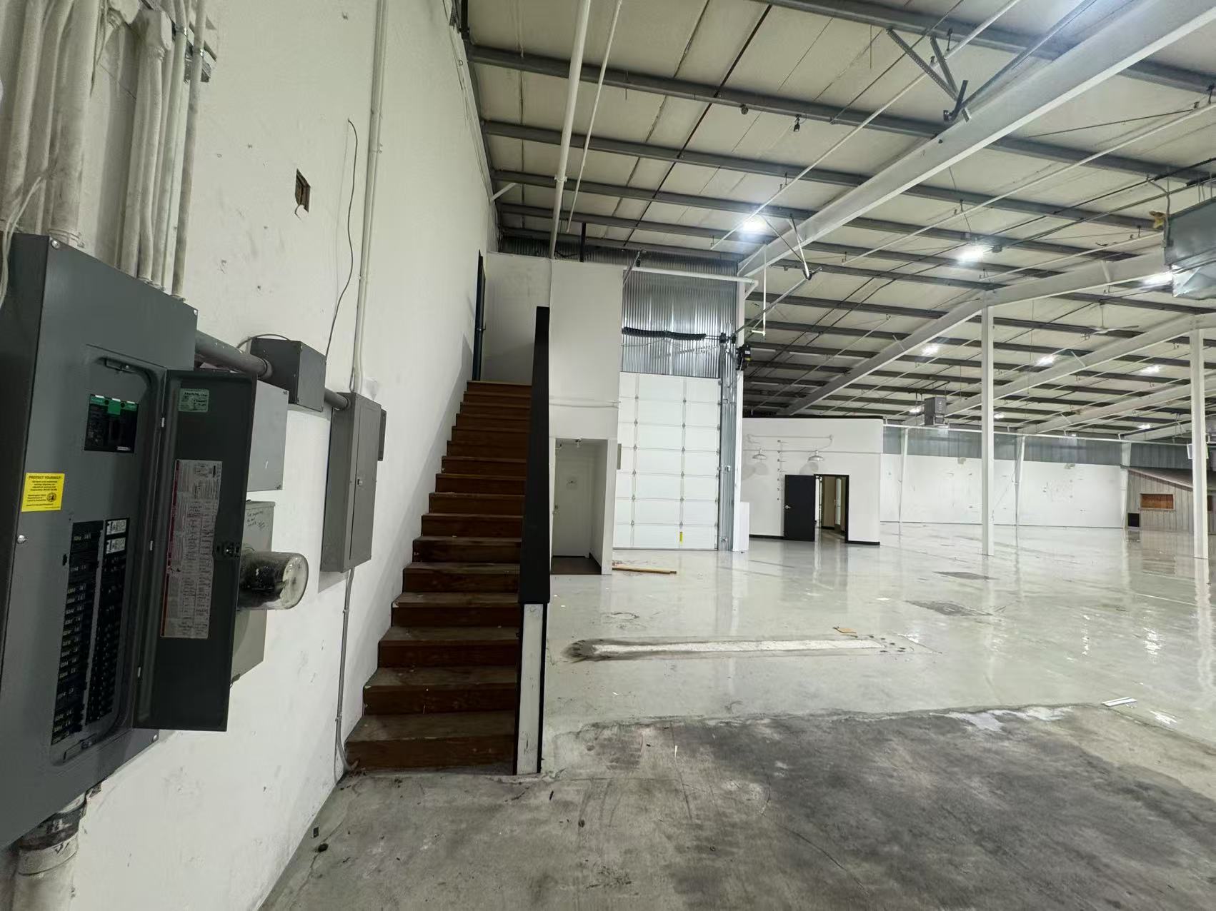 Puyallup Prime Location Warehouse For Lease, 10004 162nd Street Court East, Puyallup, WA 98375