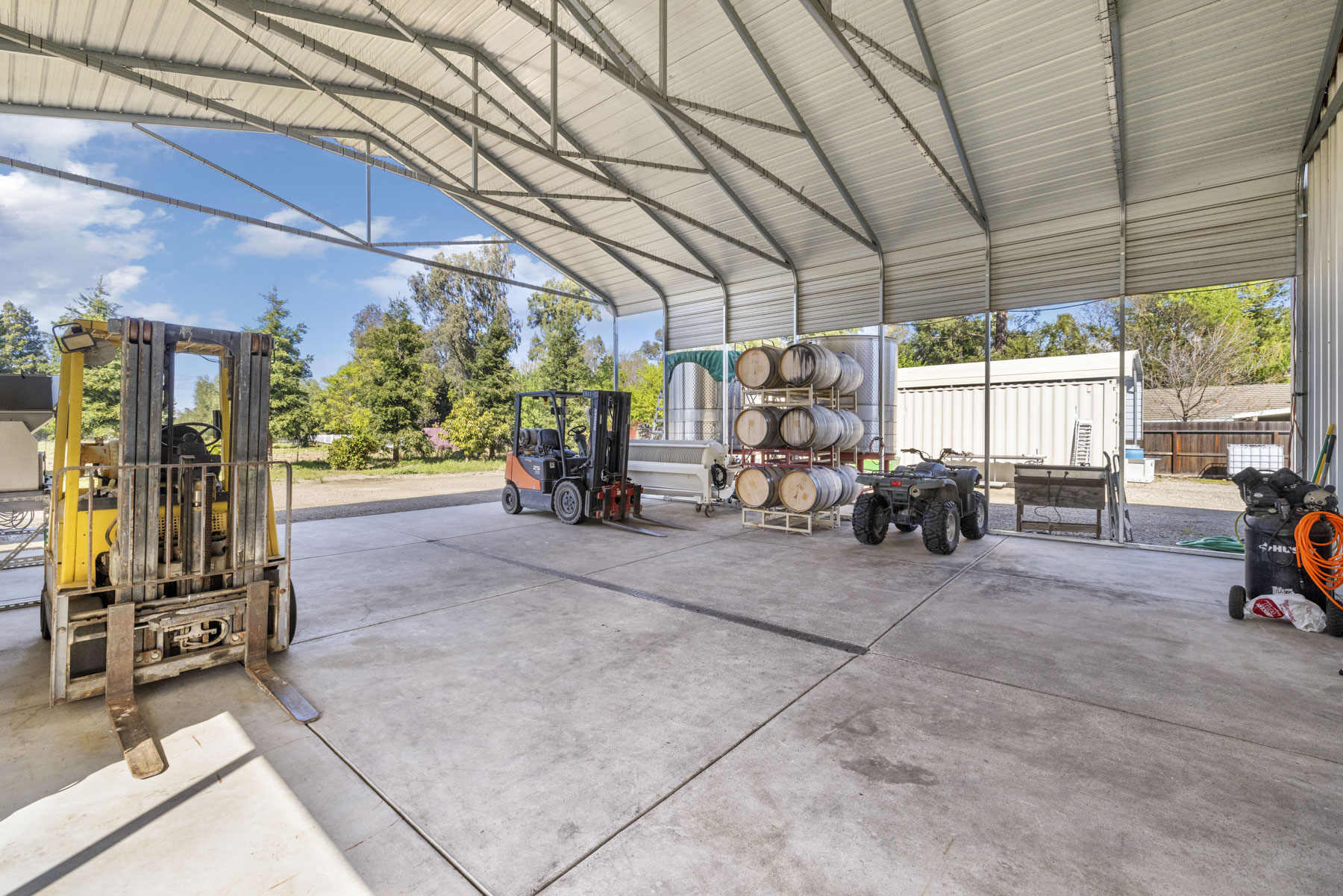 Lodi Estate Winery, 13299 Curry Avenue, Lodi, CA 95240