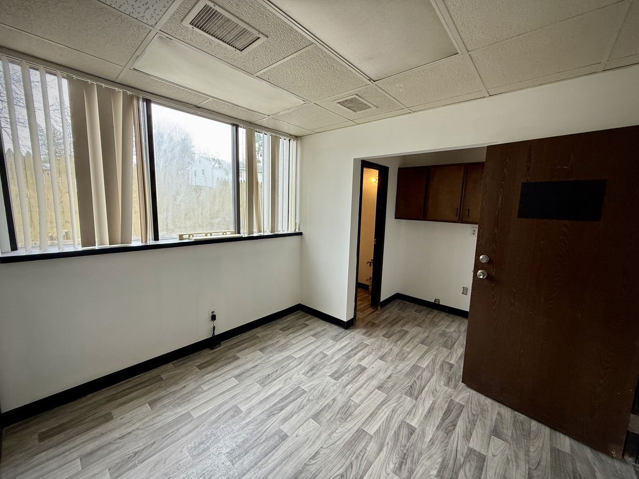 Office Building in Delta Township Near Waverly Rd, 4021 West Michigan Avenue, Lansing, MI 48917