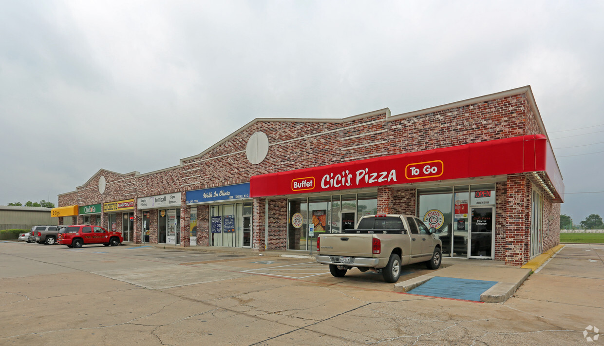 2nd GENERATION IN LINE SPACE AVAILABLE-SIGNALIZED HARD CORNER - MOVE IN READY, 28155 SH 249, Tomball , TX 77357