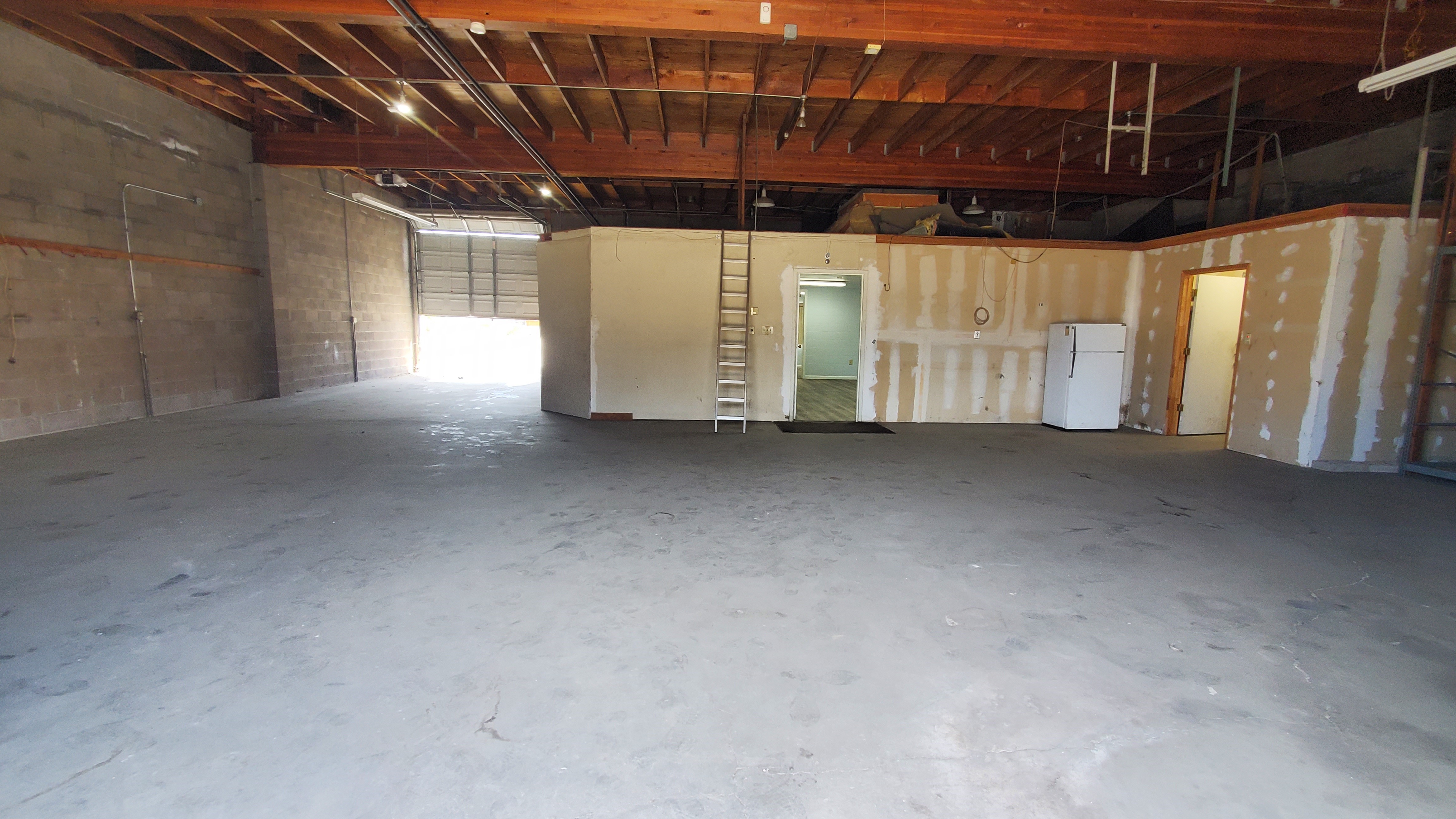 Warehouse/Office Space + Yard, 1441 North Thesta Street, Fresno, CA 93703