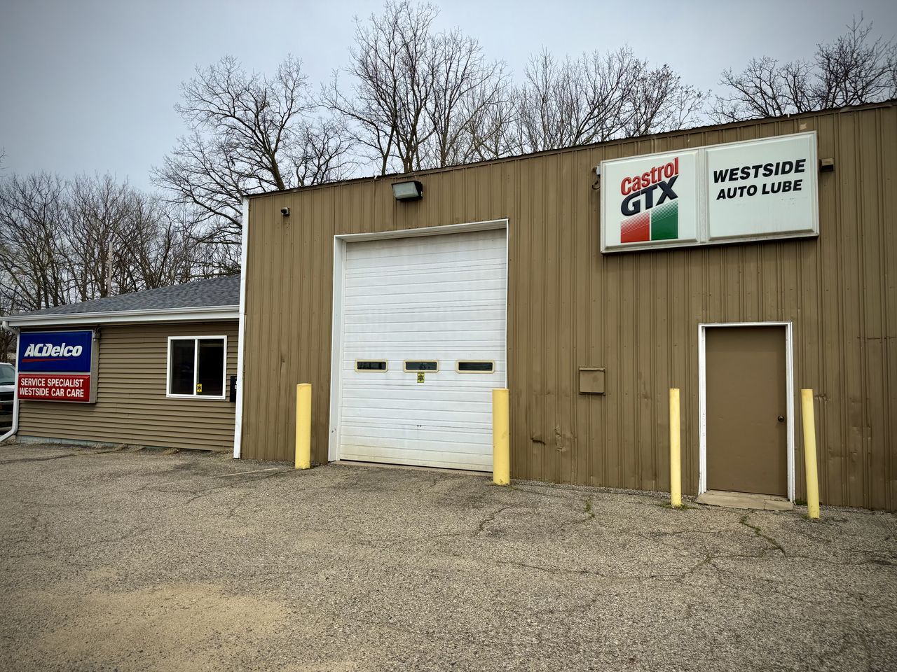 Warehouse / Shop In Lansing Township, 409 Lentz Court, Lansing, MI 48917