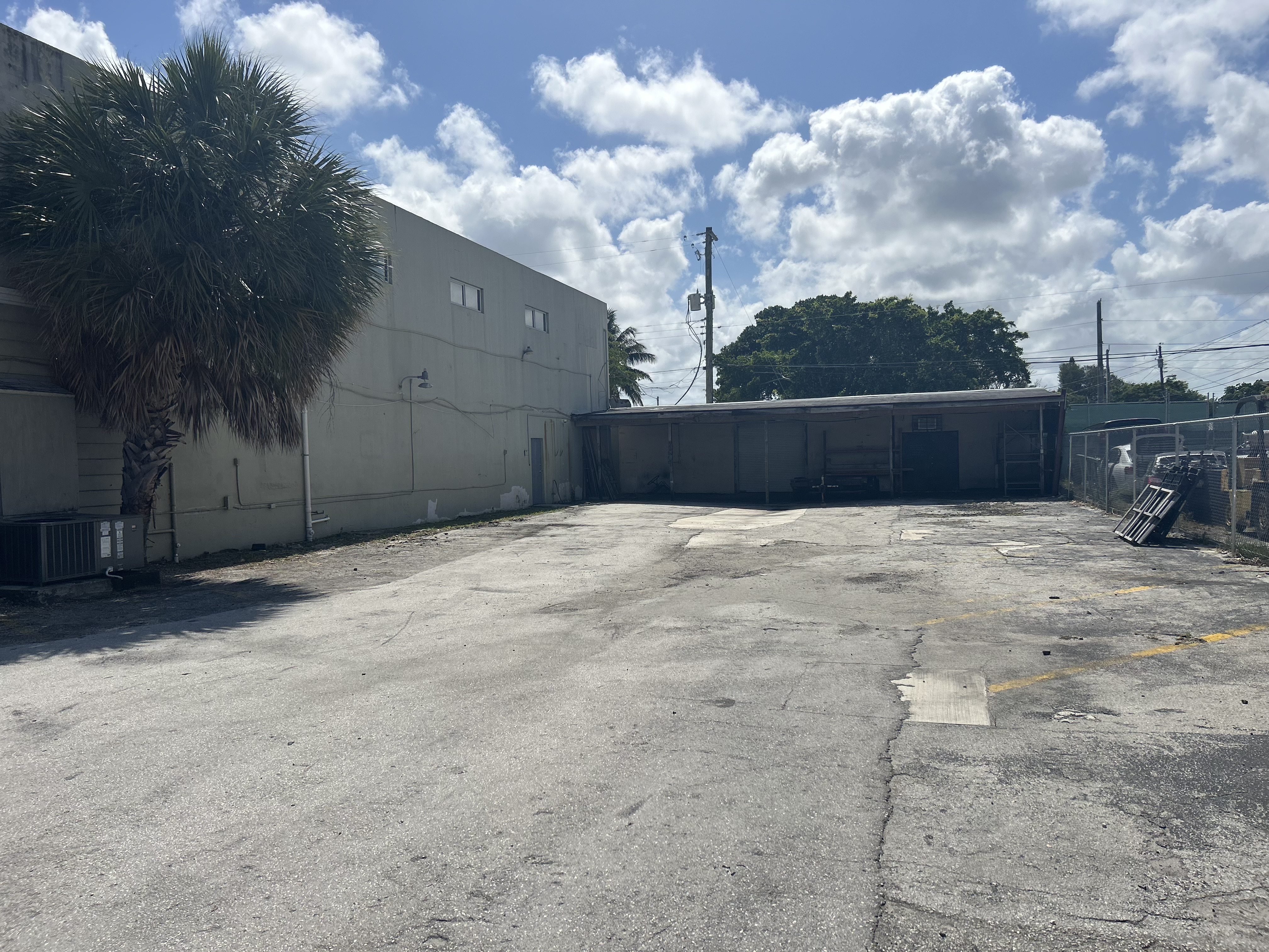 2000 North Dixie Highway, Hollywood, FL 33020