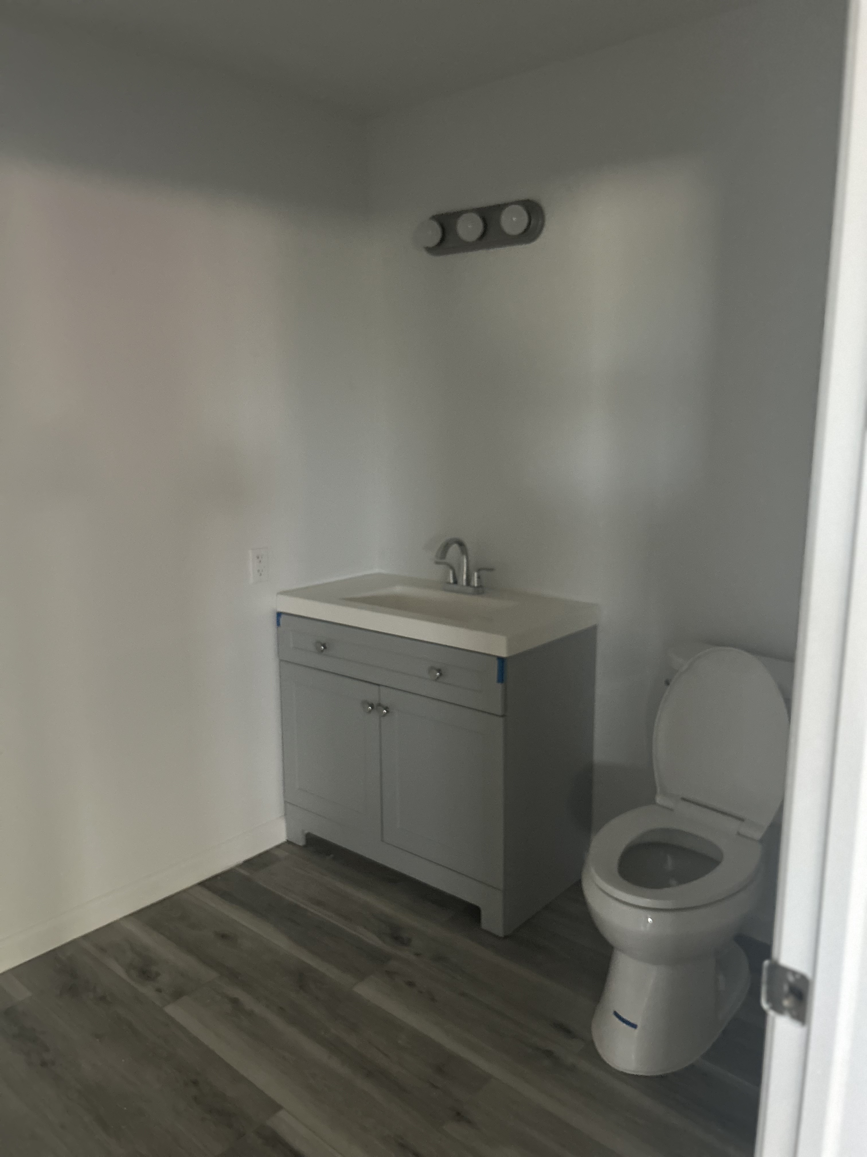 2000 North Dixie Highway, Hollywood, FL 33020