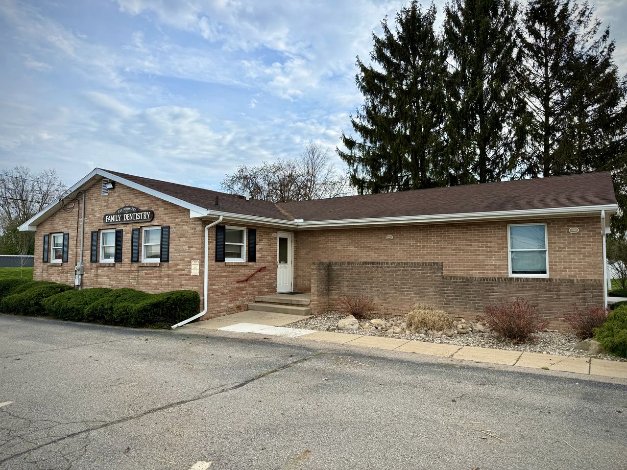 Turn Key Dental Office St Johns MI, 923 North Oakland Street, Saint Johns, MI 48879