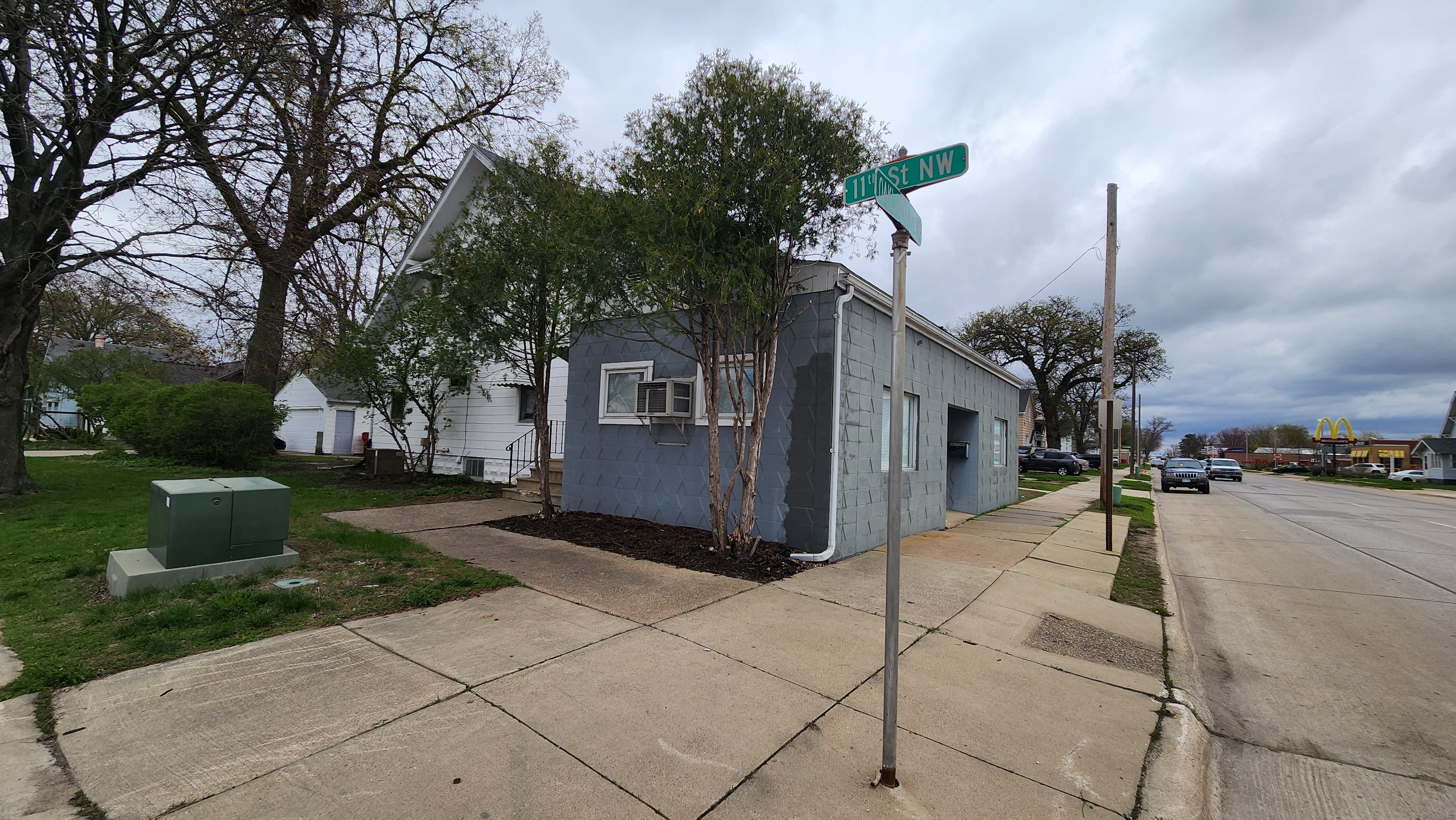 Triplex in Austin, 1110 West Oakland Avenue, Austin, MN 55912