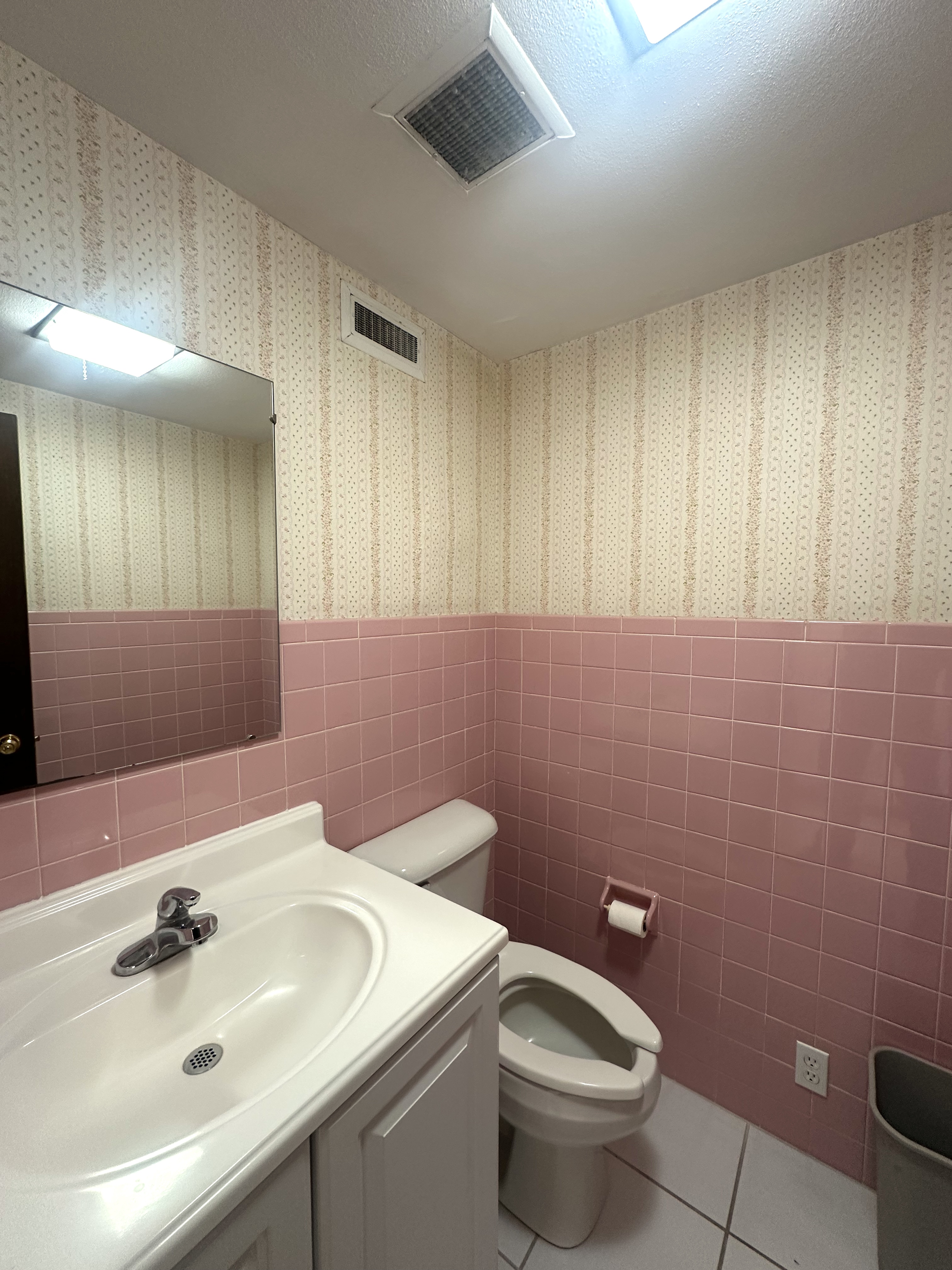 150 S Main Street: Suite B, 150 S Main St, Morton, IL 61550