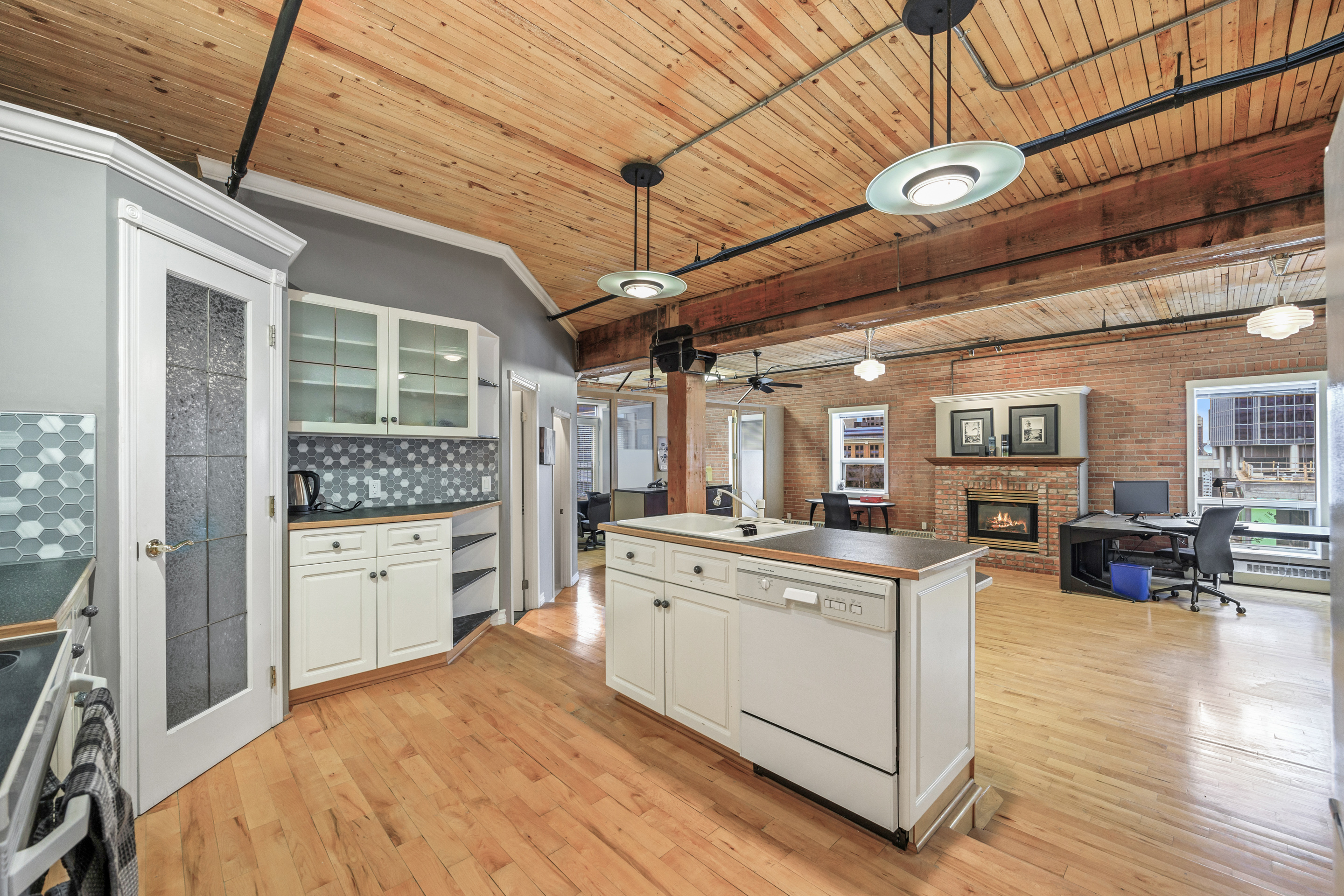 535 10 Avenue Southwest, Calgary, AB T2R 0A8, Canada