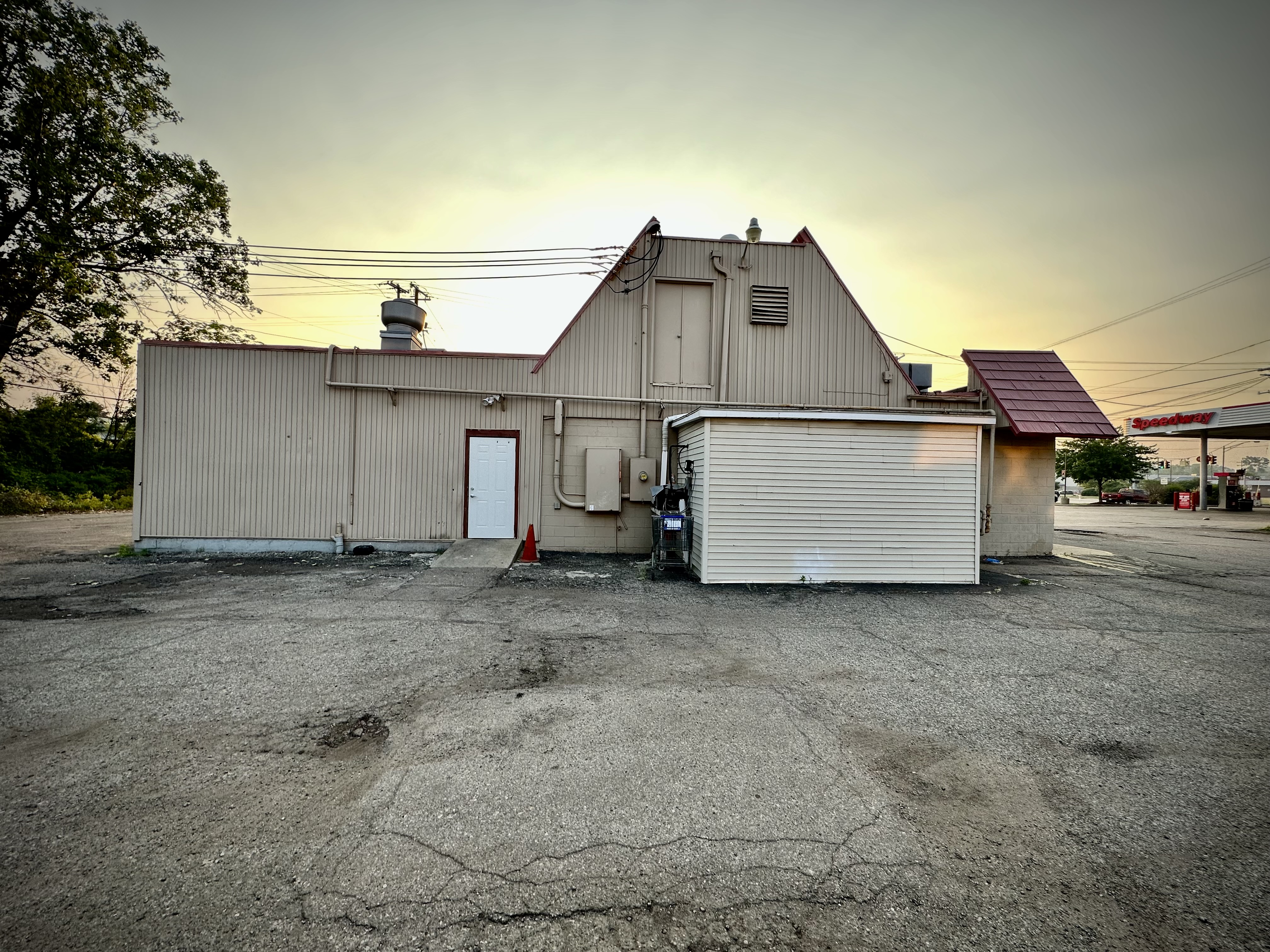 Retail Restaurant / Redevelopment Site in Lansing Near I-96, 6724 South Cedar Street, Lansing, MI 48911