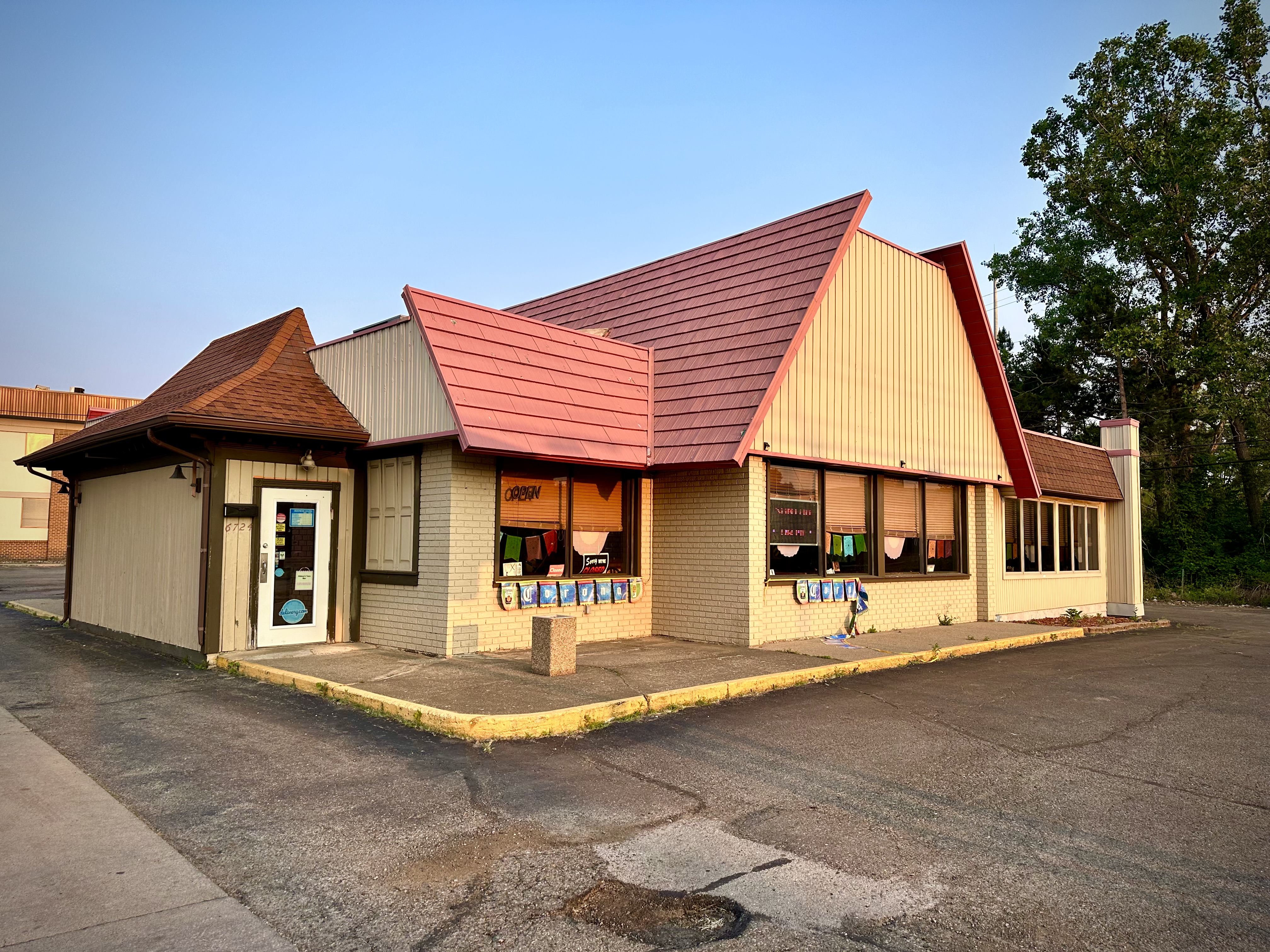 Retail Restaurant / Redevelopment Site in Lansing Near I-96, 6724 South Cedar Street, Lansing, MI 48911