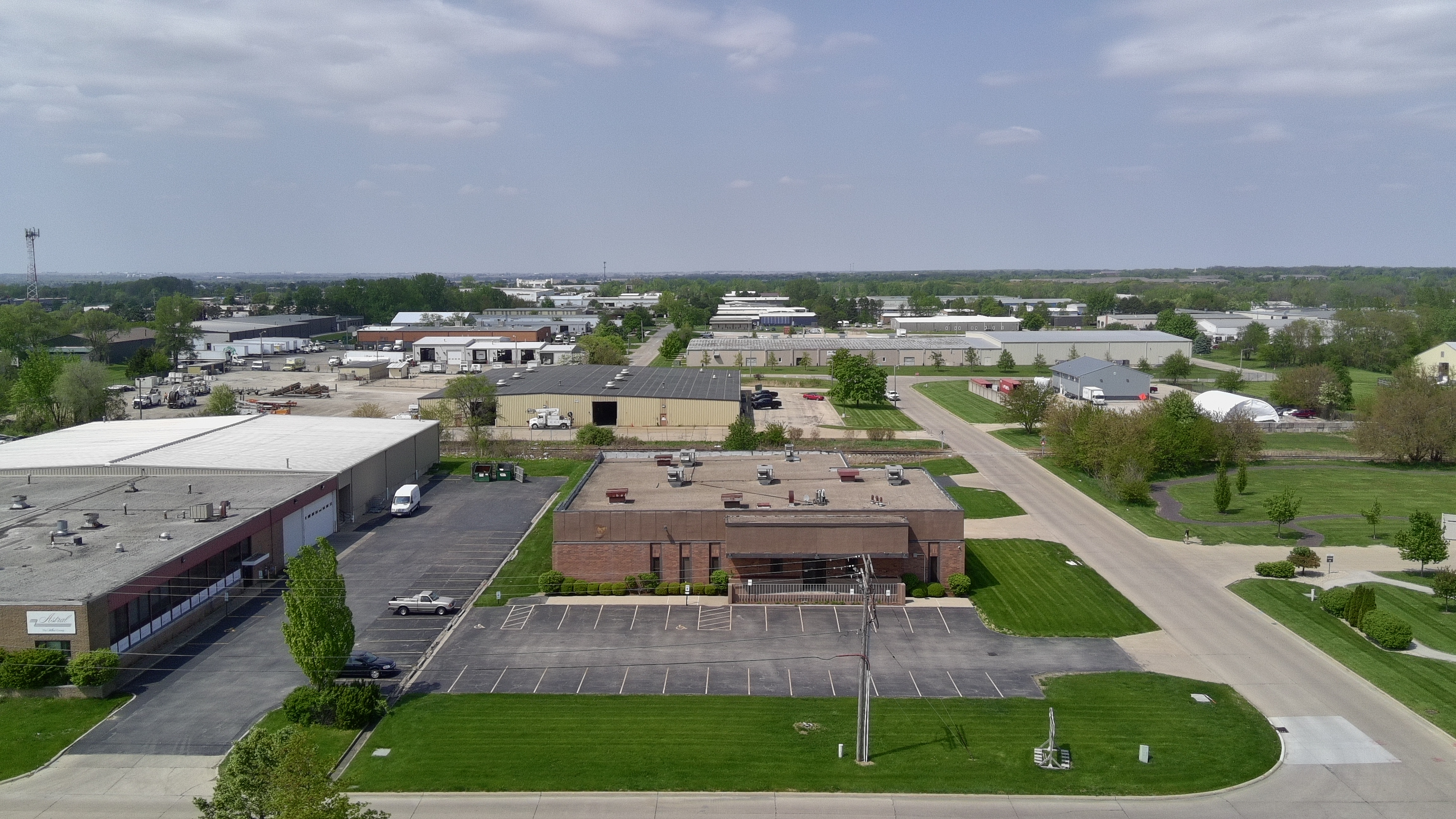 2305 W Altorfer Drive, 2305 W Altorfer Drive, Peoria, IL 61615