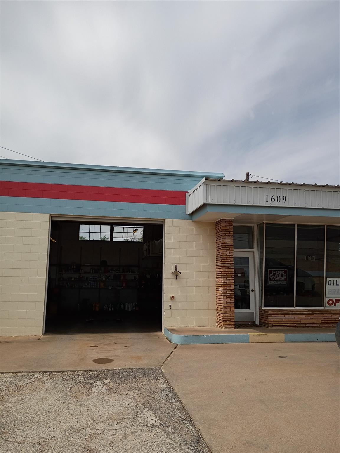 1609 Broadway Street, Sweetwater, Texas 79556, 1609 West Broadway Street, Sweetwater, TX 79556