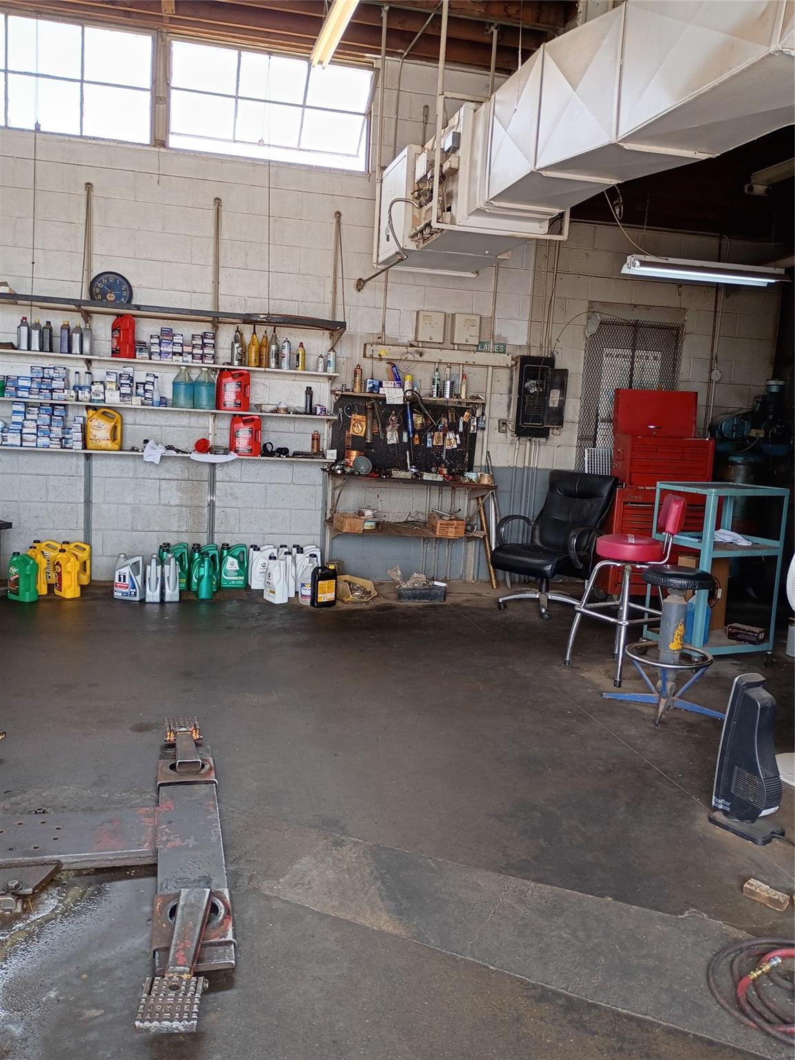 1609 Broadway Street, Sweetwater, Texas 79556, 1609 West Broadway Street, Sweetwater, TX 79556