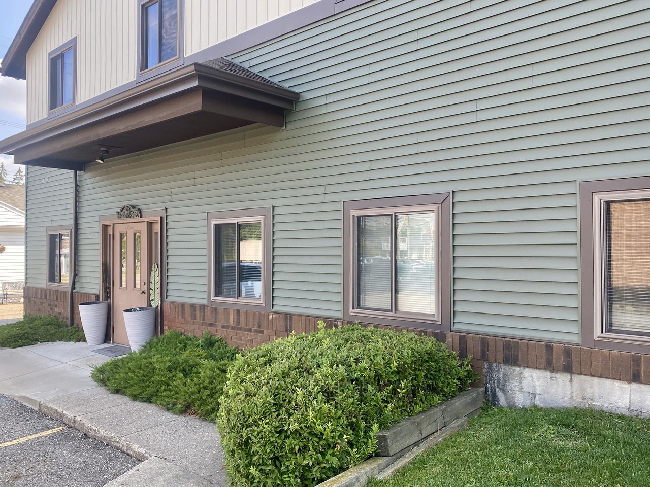 Two Office Suite West Lansing, MI, 4515 West Saginaw Highway, Lansing, MI 48917