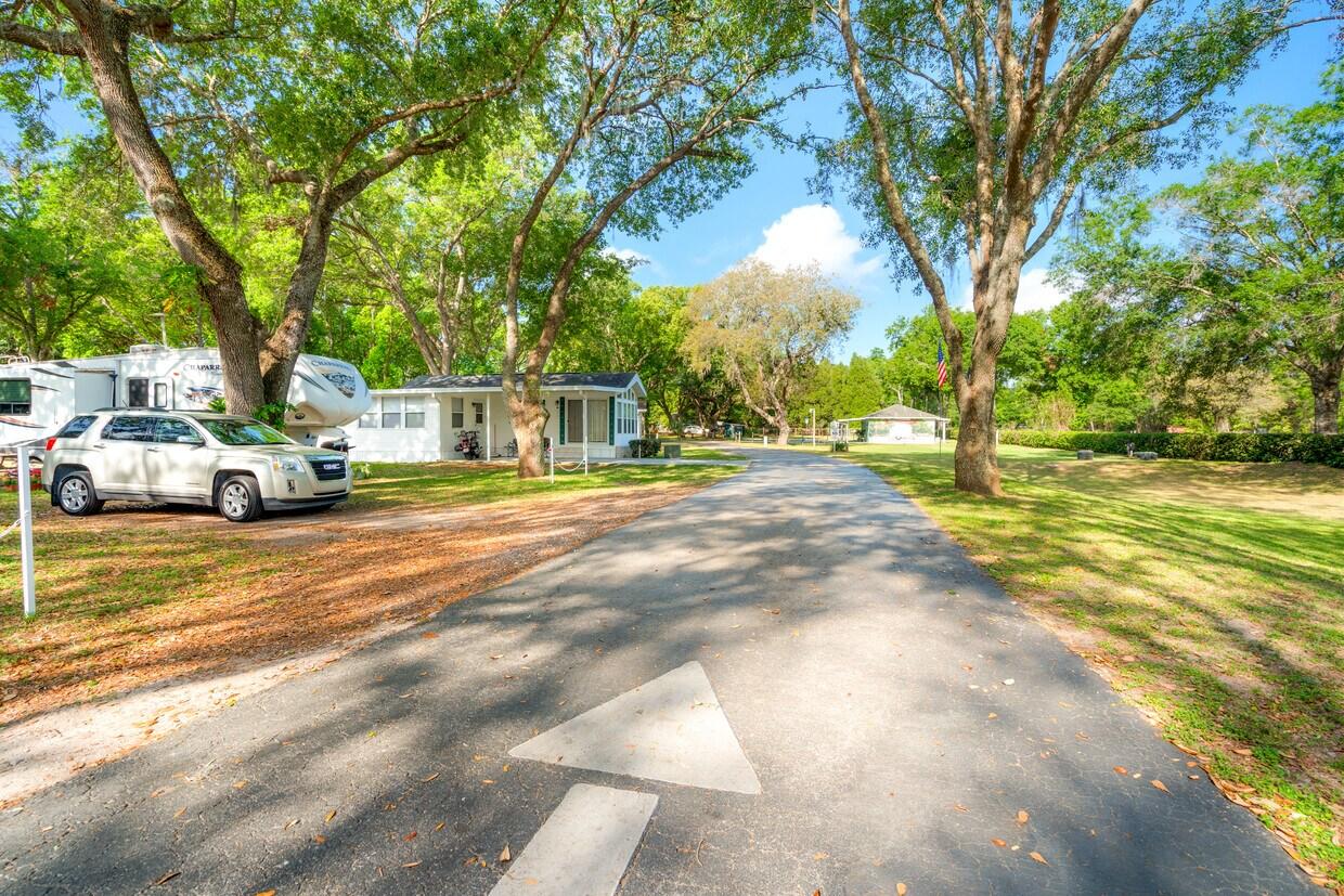 Rare 7.5 acre Multi-Use Investment Property, 4045-4049 Allen Road, Zephyrhills, FL 33541