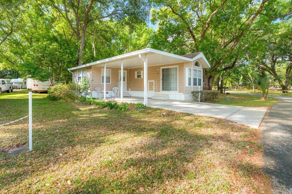 Rare 7.5 acre Multi-Use Investment Property, 4045-4049 Allen Road, Zephyrhills, FL 33541