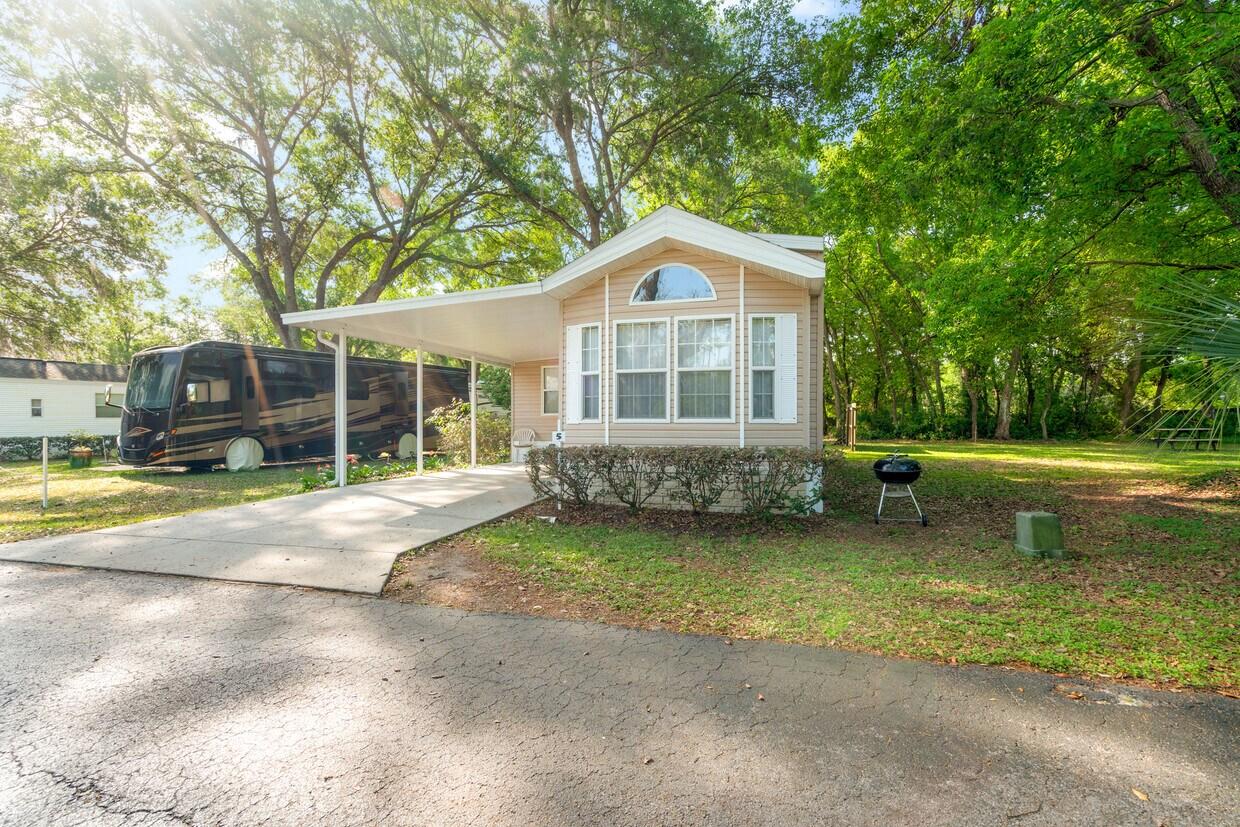 Rare 7.5 acre Multi-Use Investment Property, 4045-4049 Allen Road, Zephyrhills, FL 33541