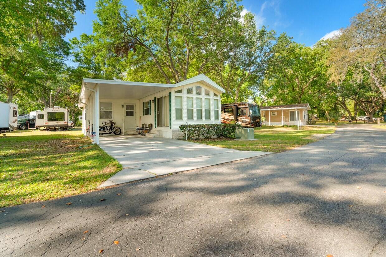 Rare 7.5 acre Multi-Use Investment Property, 4045-4049 Allen Road, Zephyrhills, FL 33541