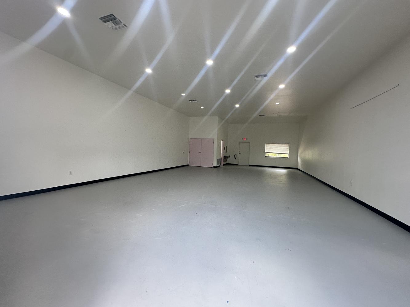Turnkey flex space in the heart of Plant City, 741 Tillman Place Suite 104, Plant City, FL 33566