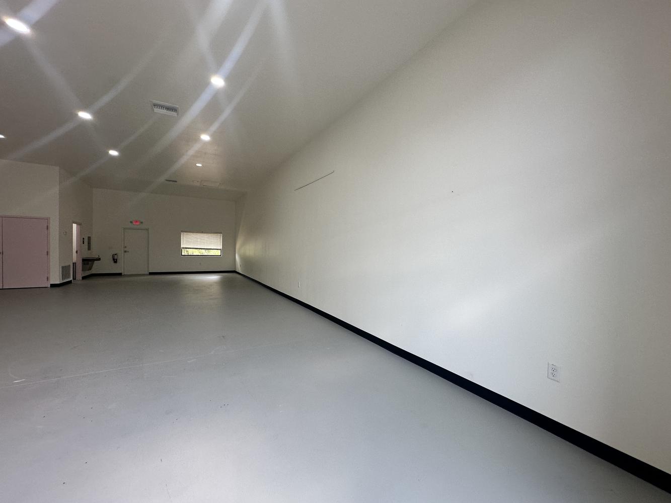 Turnkey flex space in the heart of Plant City, 741 Tillman Place Suite 104, Plant City, FL 33566