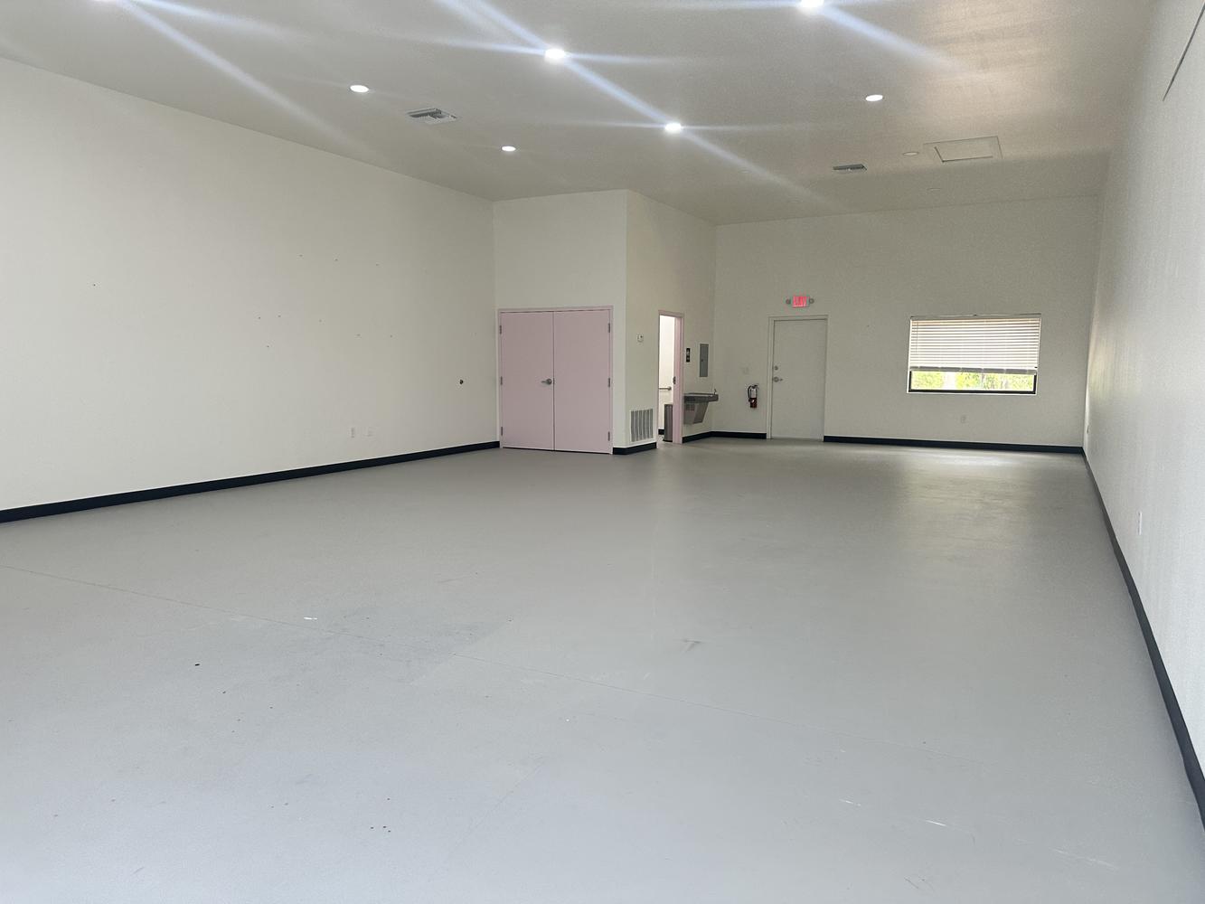 Turnkey flex space in the heart of Plant City, 741 Tillman Place Suite 104, Plant City, FL 33566