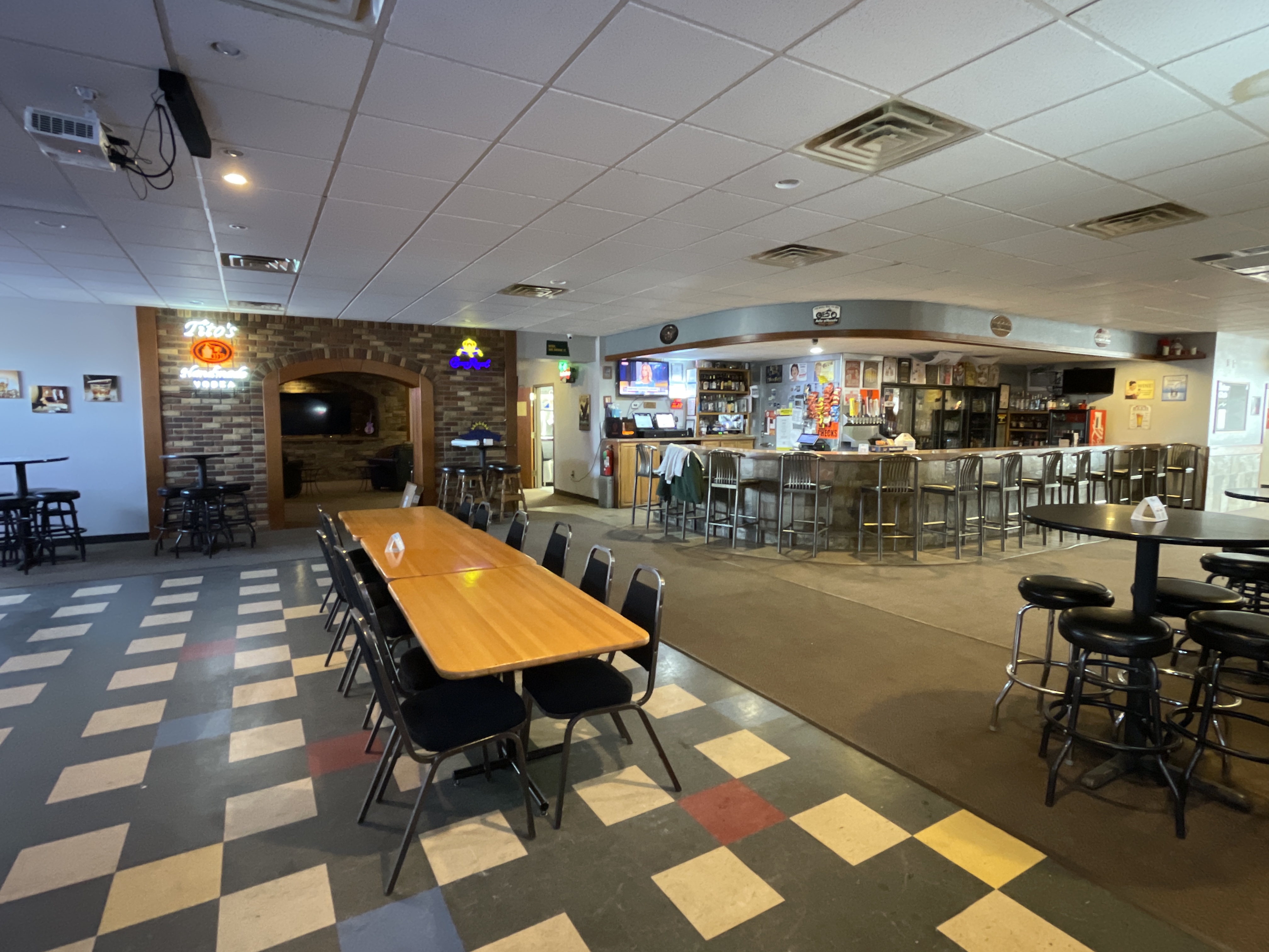 Mixed Use Commercial Building, 146 2nd Avenue Northeast, Valley City, ND 58072
