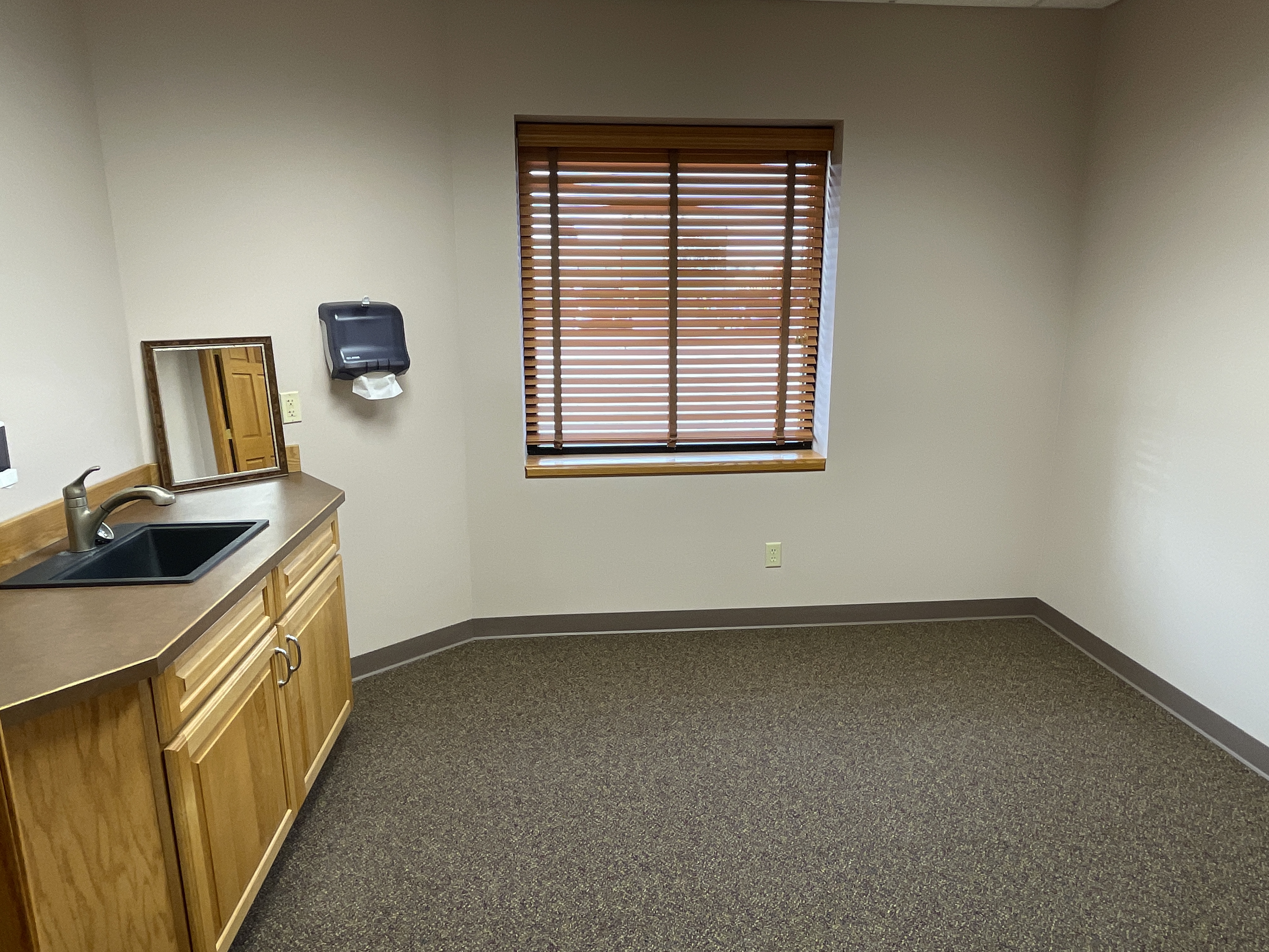 Mixed Use Commercial Building, 146 2nd Avenue Northeast, Valley City, ND 58072