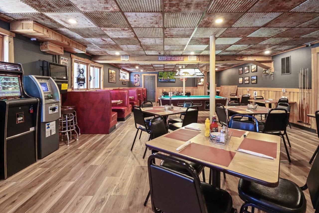 Rivers Edge Bar & Grill, W4011 County Road A, Tomahawk, WI 54487