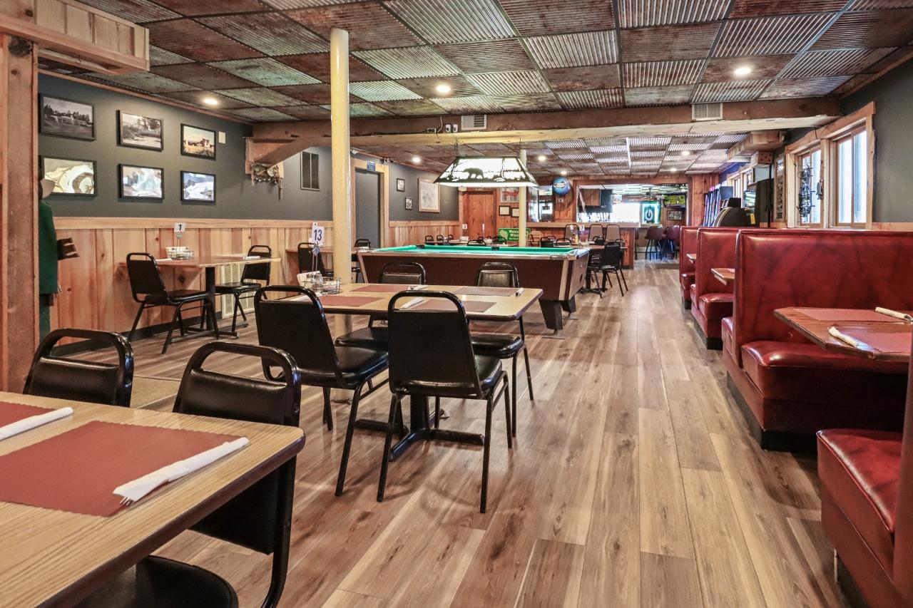 Rivers Edge Bar & Grill, W4011 County Road A, Tomahawk, WI 54487