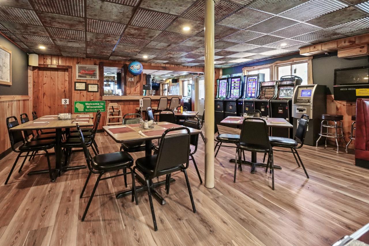 Rivers Edge Bar & Grill, W4011 County Road A, Tomahawk, WI 54487