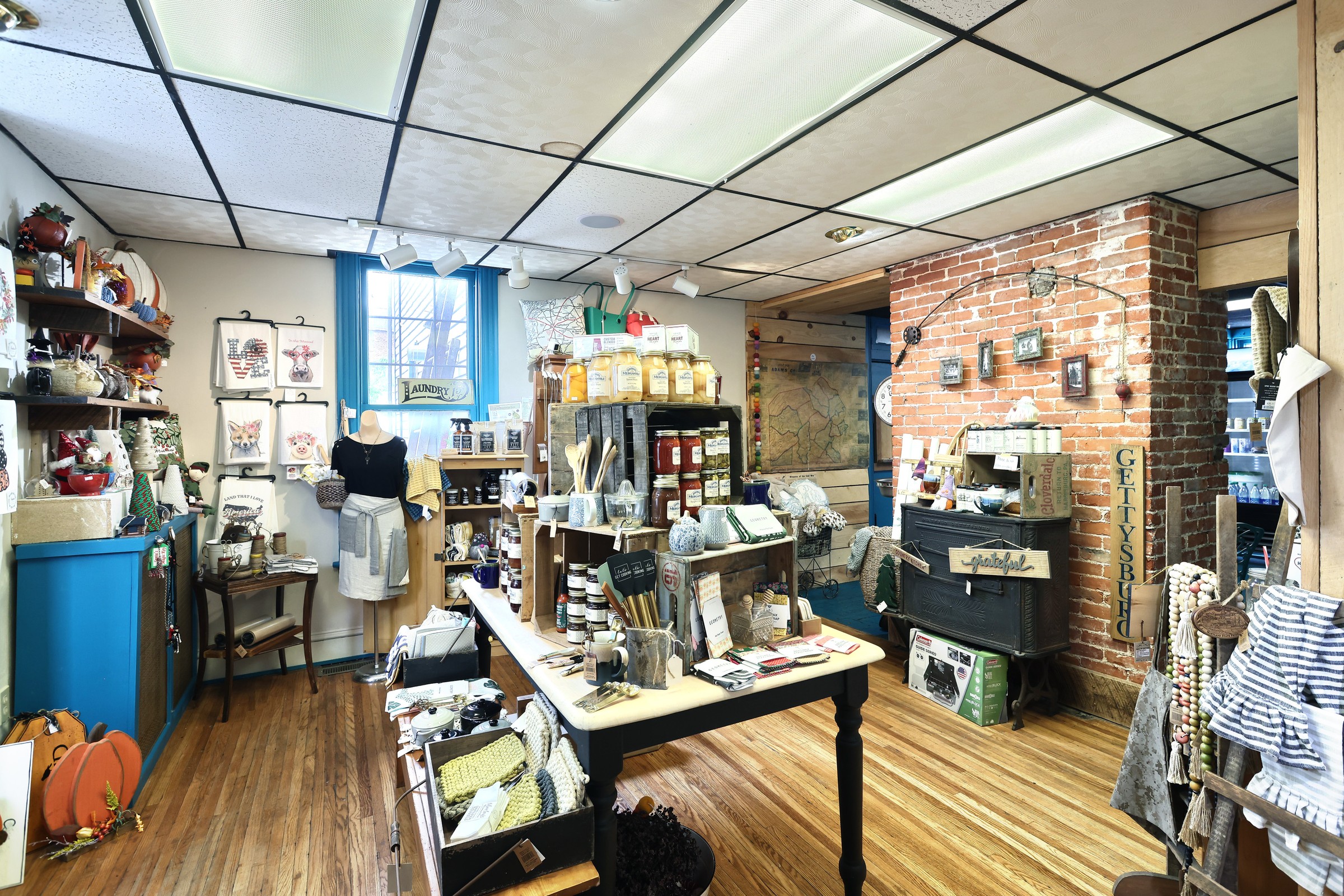 COMMERCIAL RETAIL STORE FRONT, 504 Baltimore Street, Gettysburg, PA 17325
