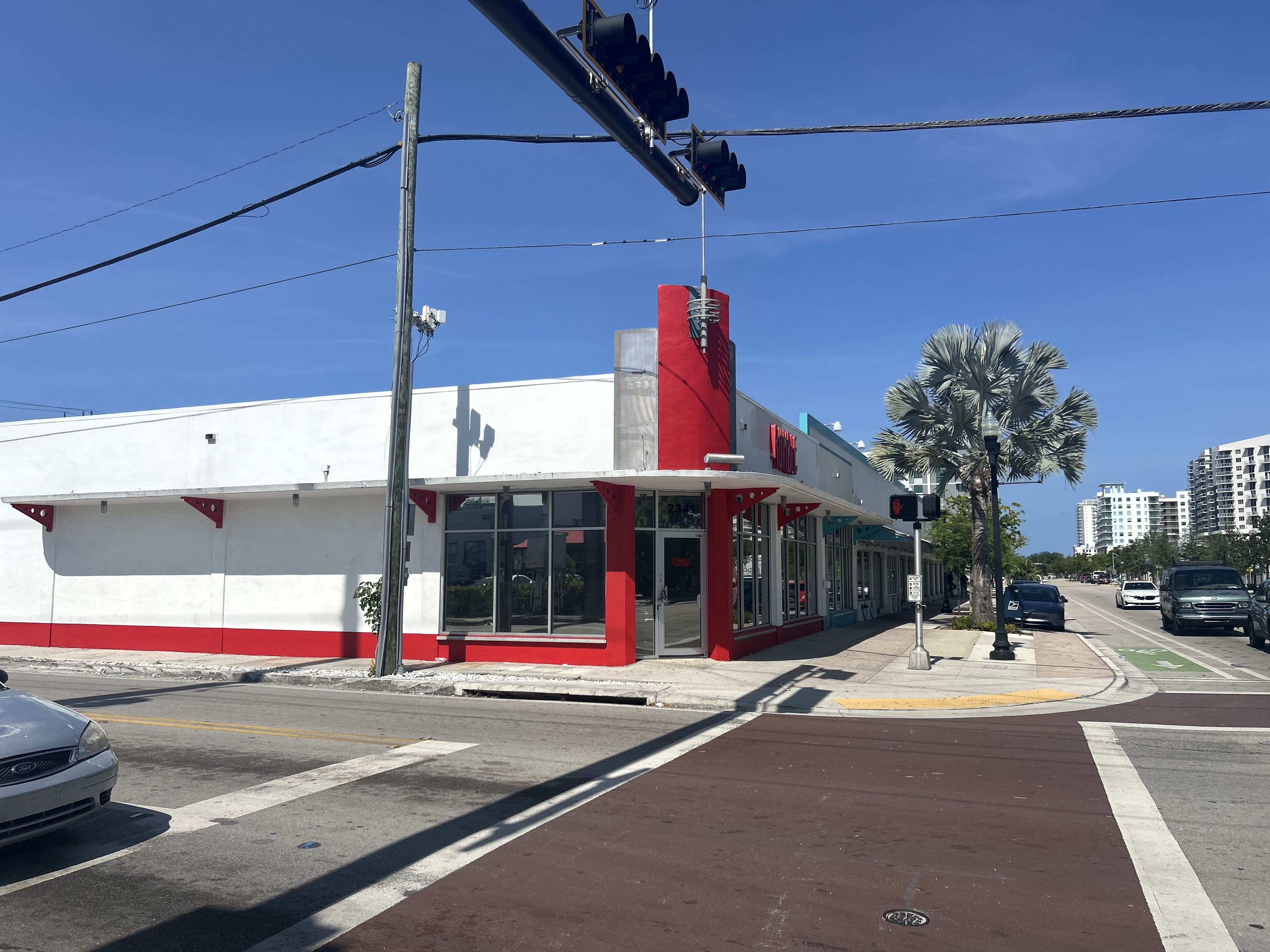 2341 Hollywood Blvd • Hollywood, FL, 2341 Hollywood Boulevard, Hollywood, FL 33020