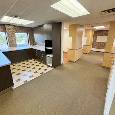 6789 Ridge Road, Parma, OH 44129