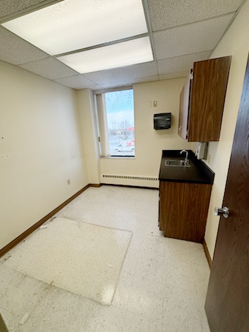 6789 Ridge Road, Parma, OH 44129