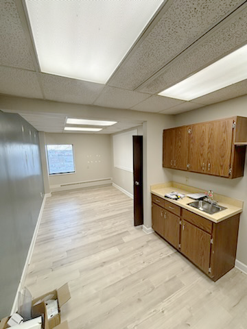 6789 Ridge Road, Parma, OH 44129