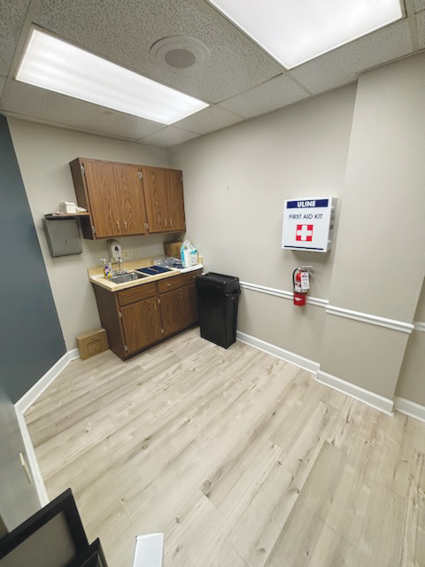 6789 Ridge Road, Parma, OH 44129