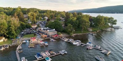 Lakefront Wedding and Banquet, Restaurant & Bar
