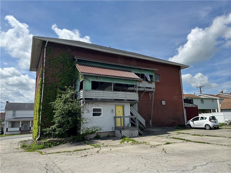 934 Wood Street, Latrobe, 934 Wood Street, Latrobe, PA 15650