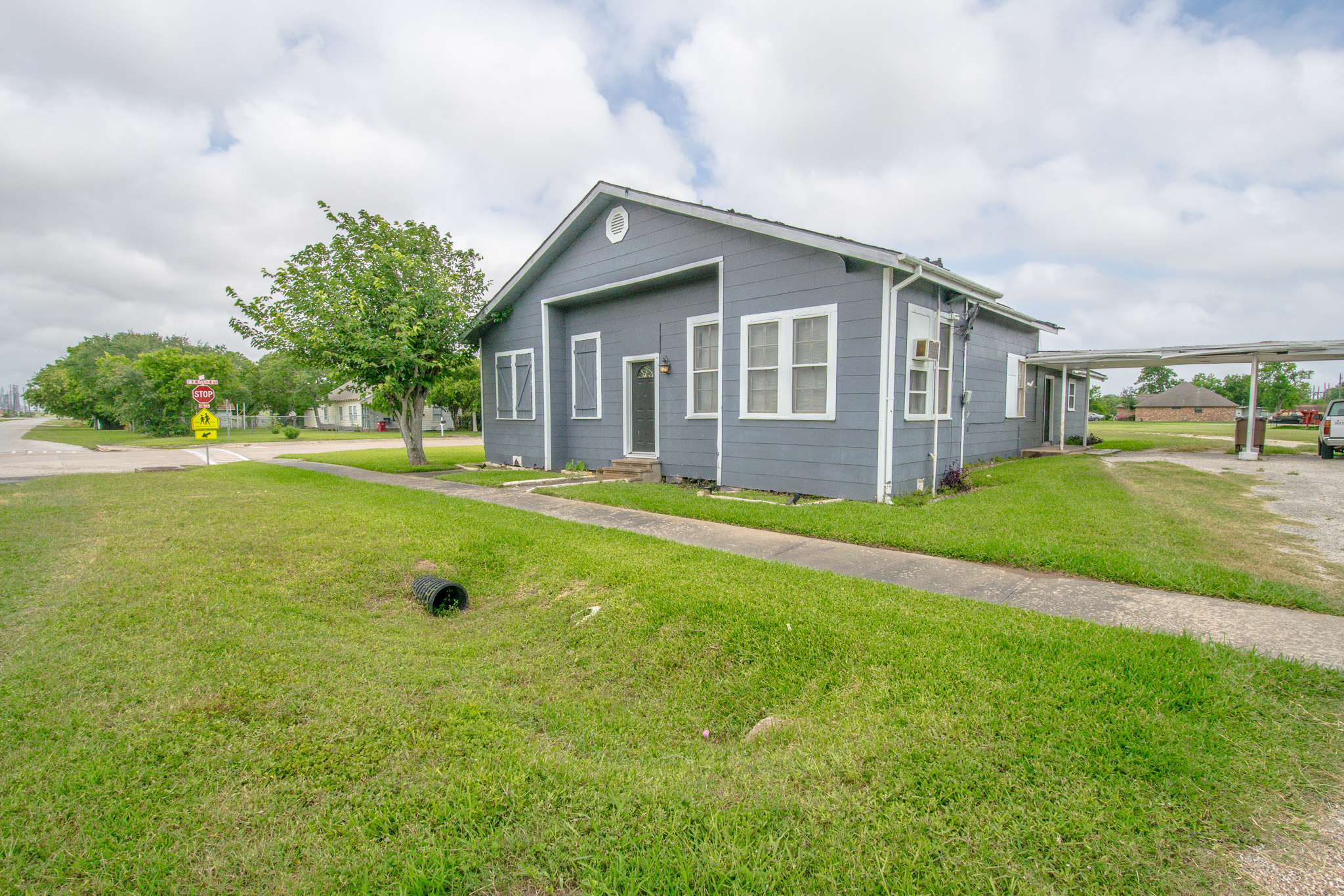 Ave A - Church & Parsonage, 320 North Avenue A, Freeport, TX 77541