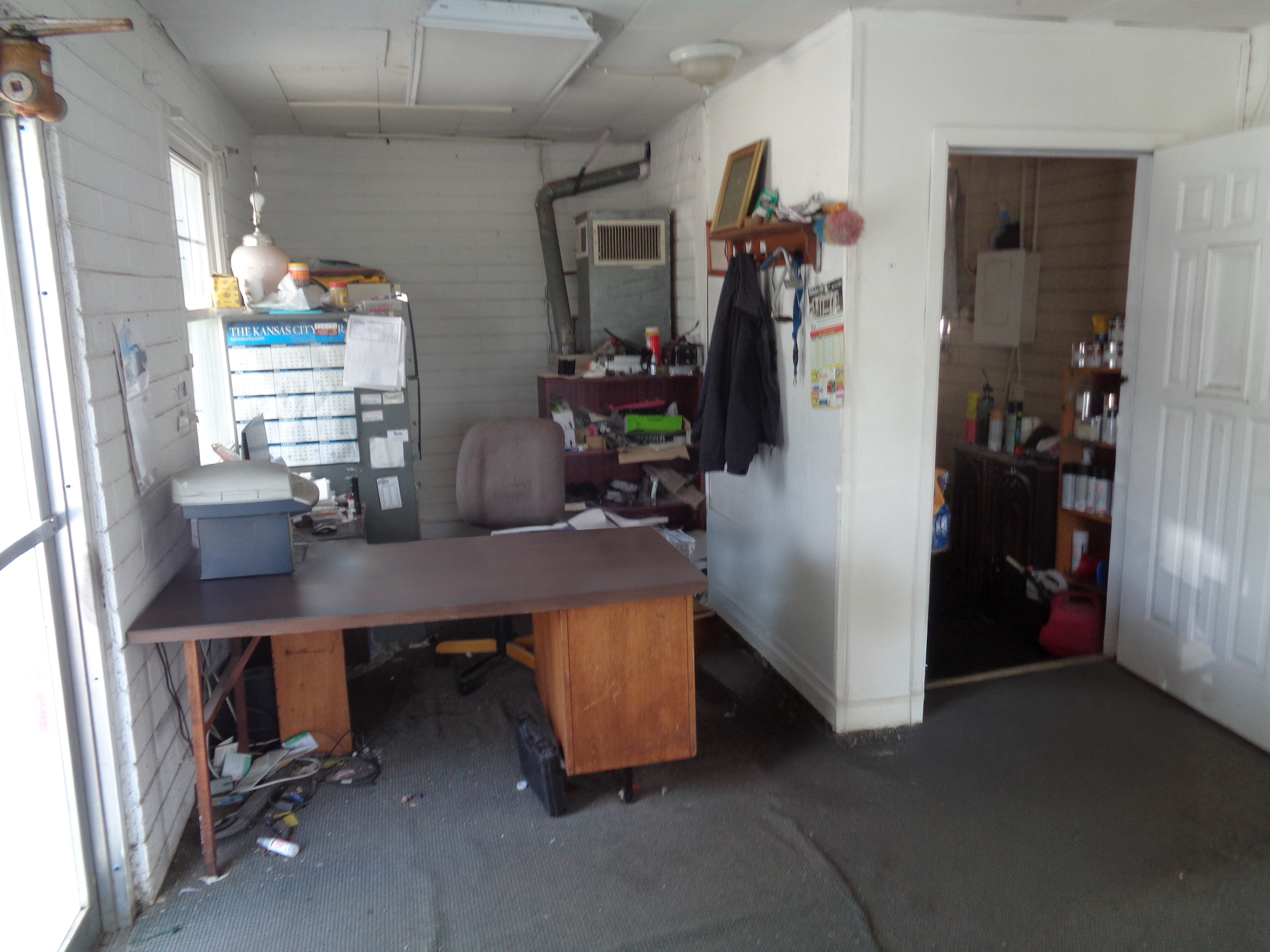 4305 NW Gateway Ave, 4305 Northwest Gateway Avenue, Riverside, MO 64150